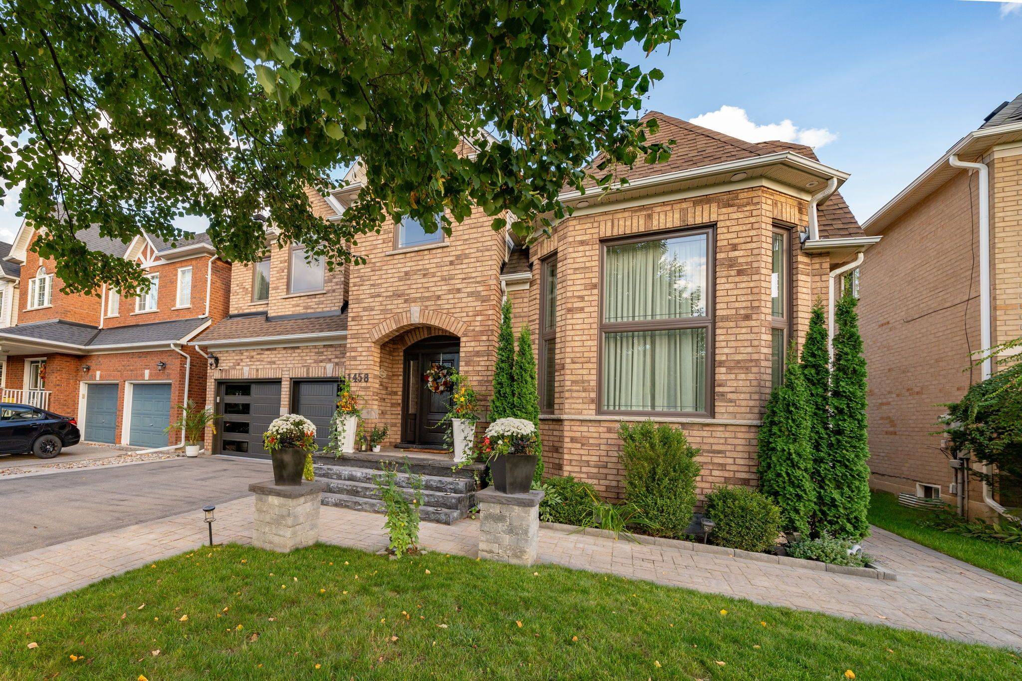 Mississauga, ON L5N 7Z1,1458 Samuelson CIR