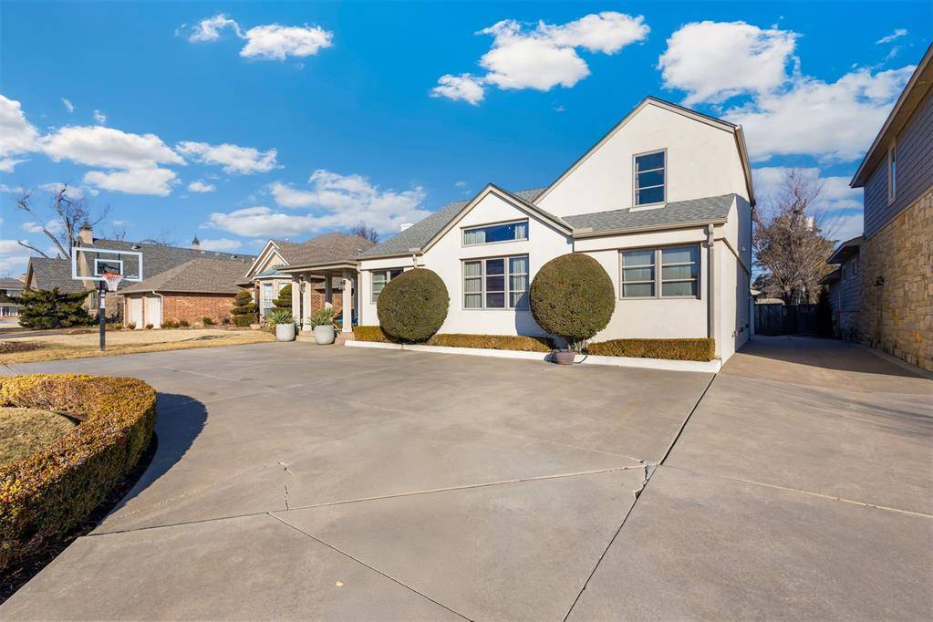 Nichols Hills, OK 73116,1123 Fenwick Place