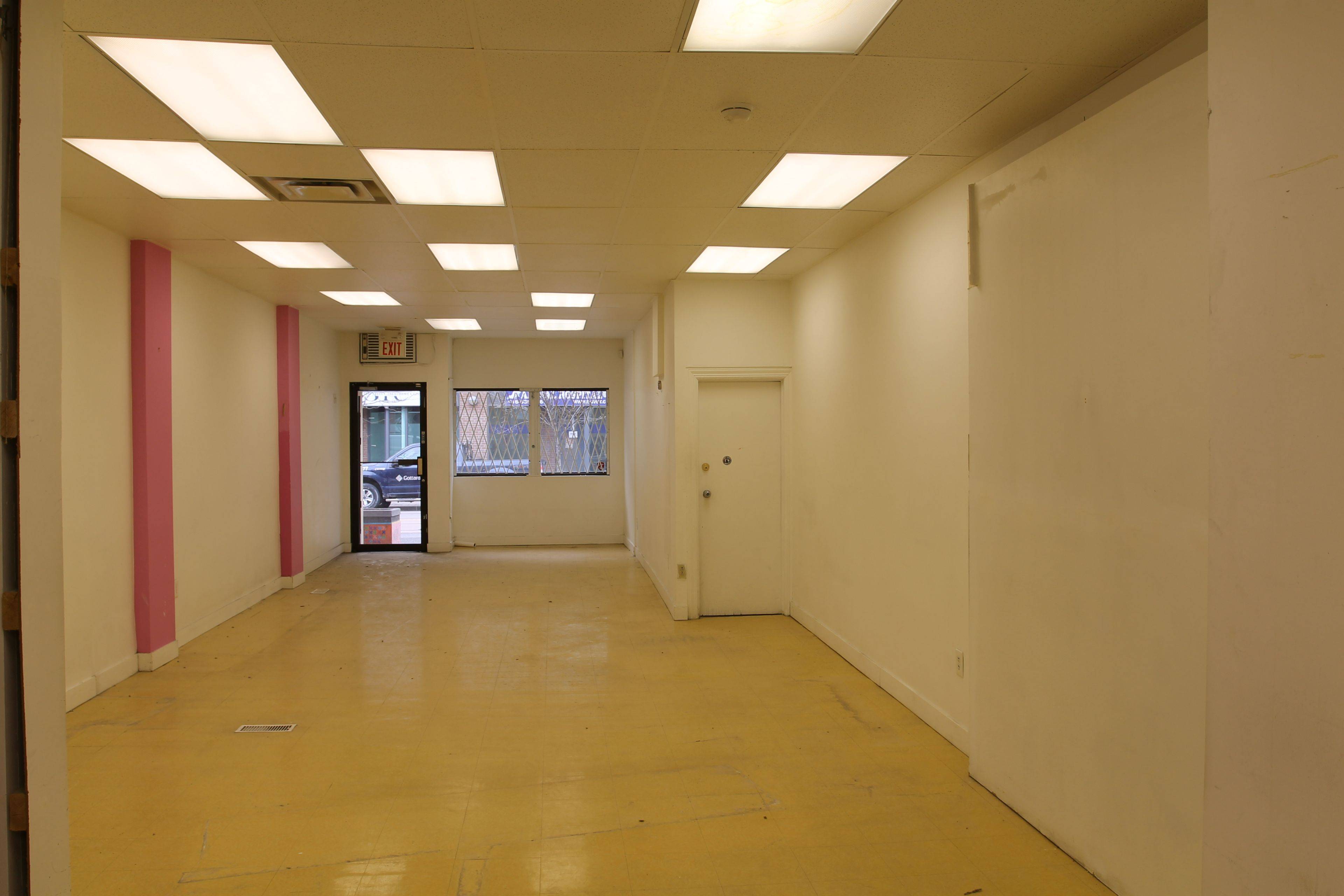 Toronto C01, ON M6J 1J6,1190 Queen ST W