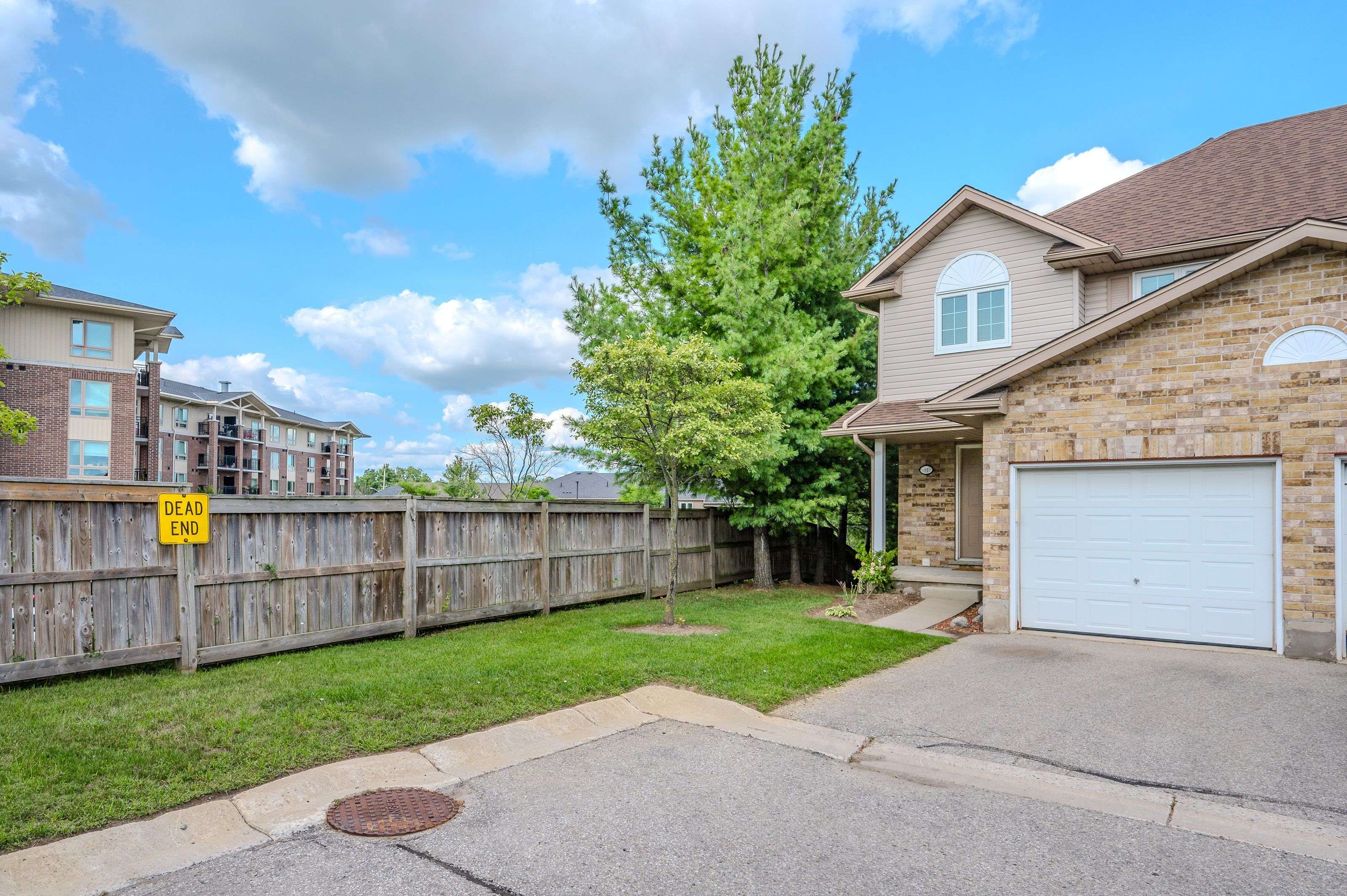 Guelph, ON N1E 7M6,31 Schroder CRES #31