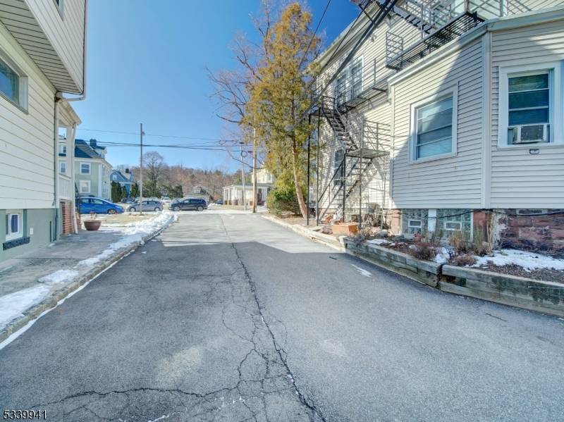 Montclair Twp., NJ 07042,99 Valley Rd