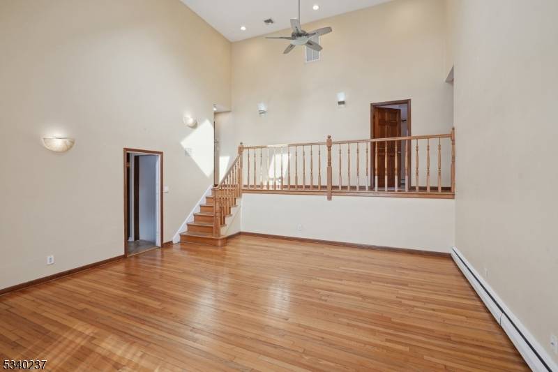 Millburn Twp., NJ 07041,827 Ridgewood Rd