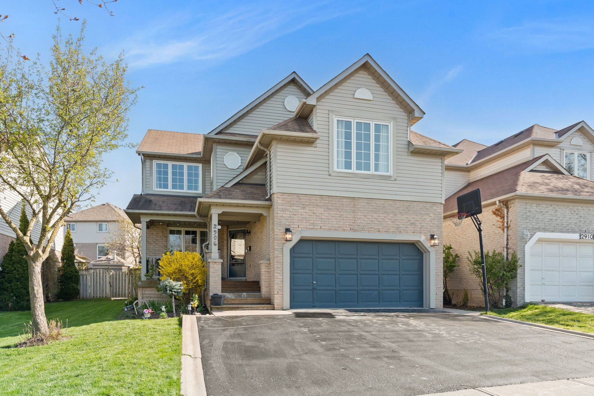 Mississauga, ON L5M 5S2,2906 Peacock DR