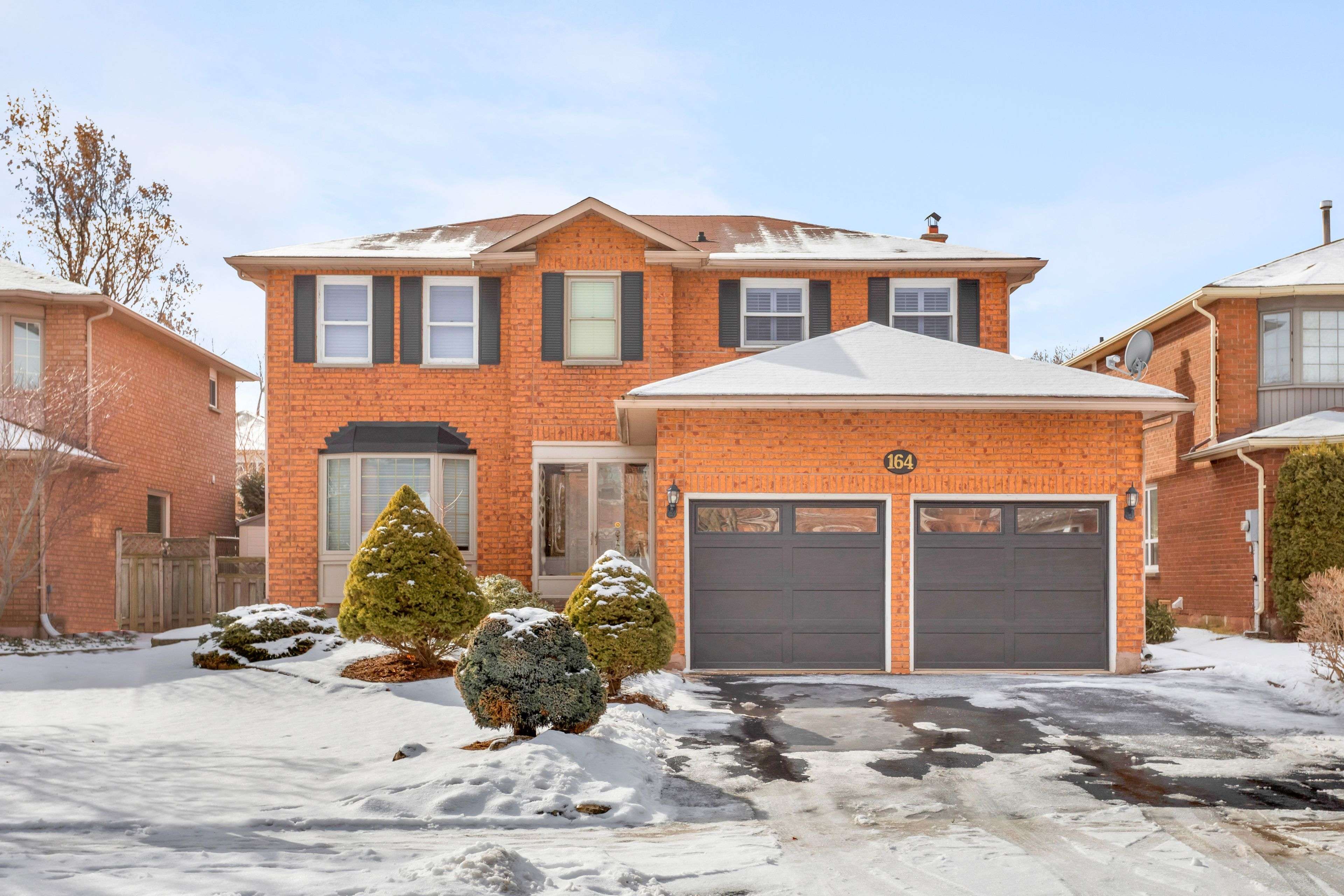 Oakville, ON L6L 6E7,164 Warner DR