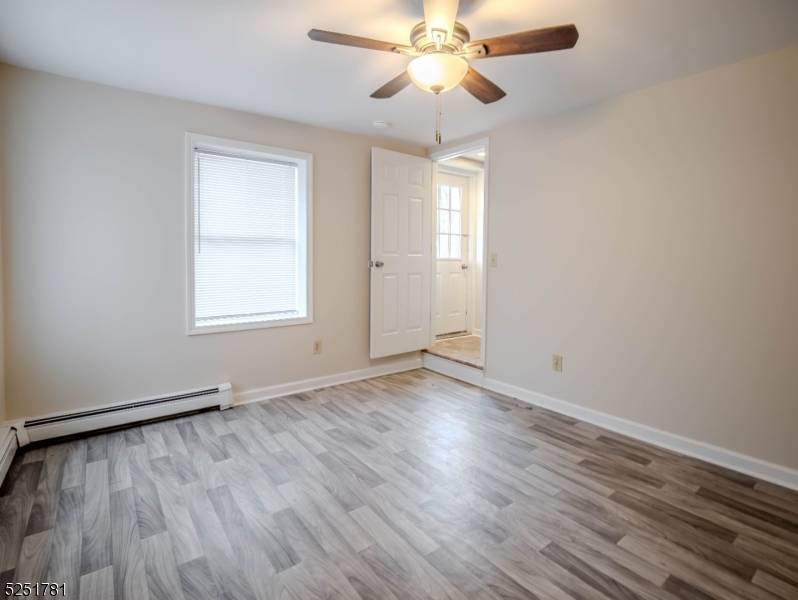 Sussex Boro, NJ 07461,48 Unionville Ave #Bb
