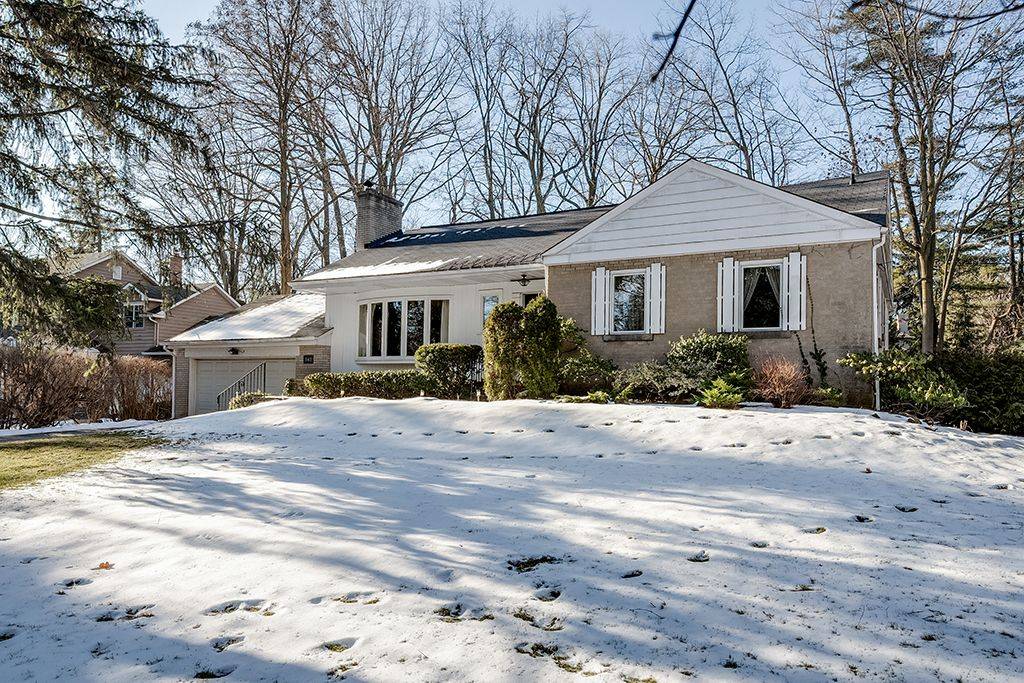 Oakville, ON L6J 3X5,142 Balsam DR