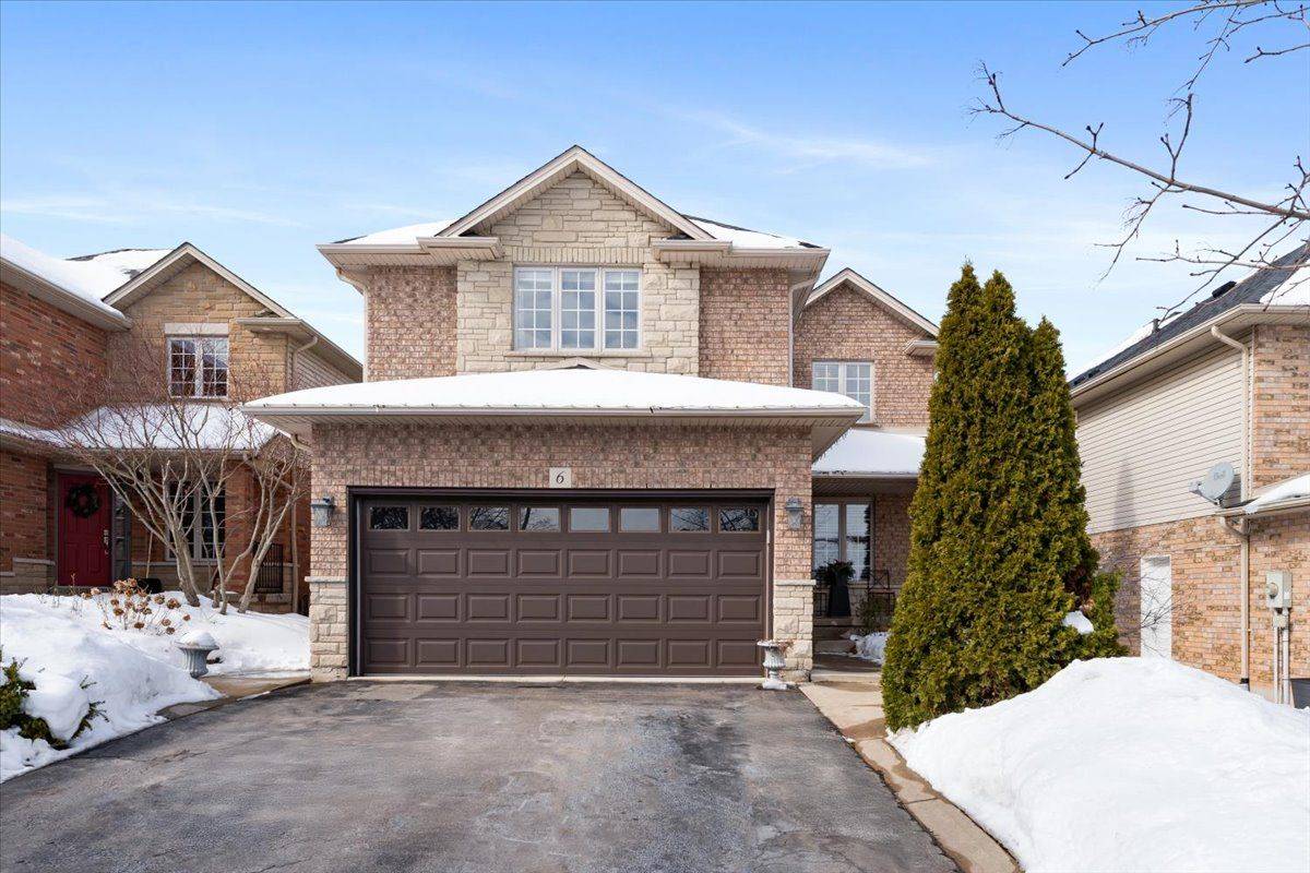 Grimsby, ON L3M 5M2,6 Tamarack CT