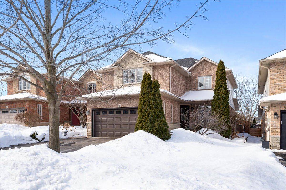 Grimsby, ON L3M 5M2,6 Tamarack CT