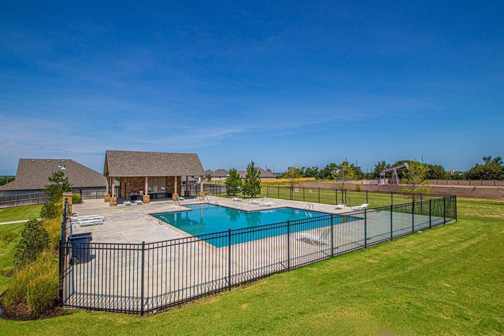 Edmond, OK 73013,7232 NW 155th Street