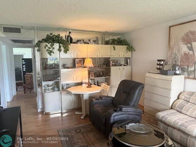 Deerfield Beach, FL 33442,148 Farnham G  #148