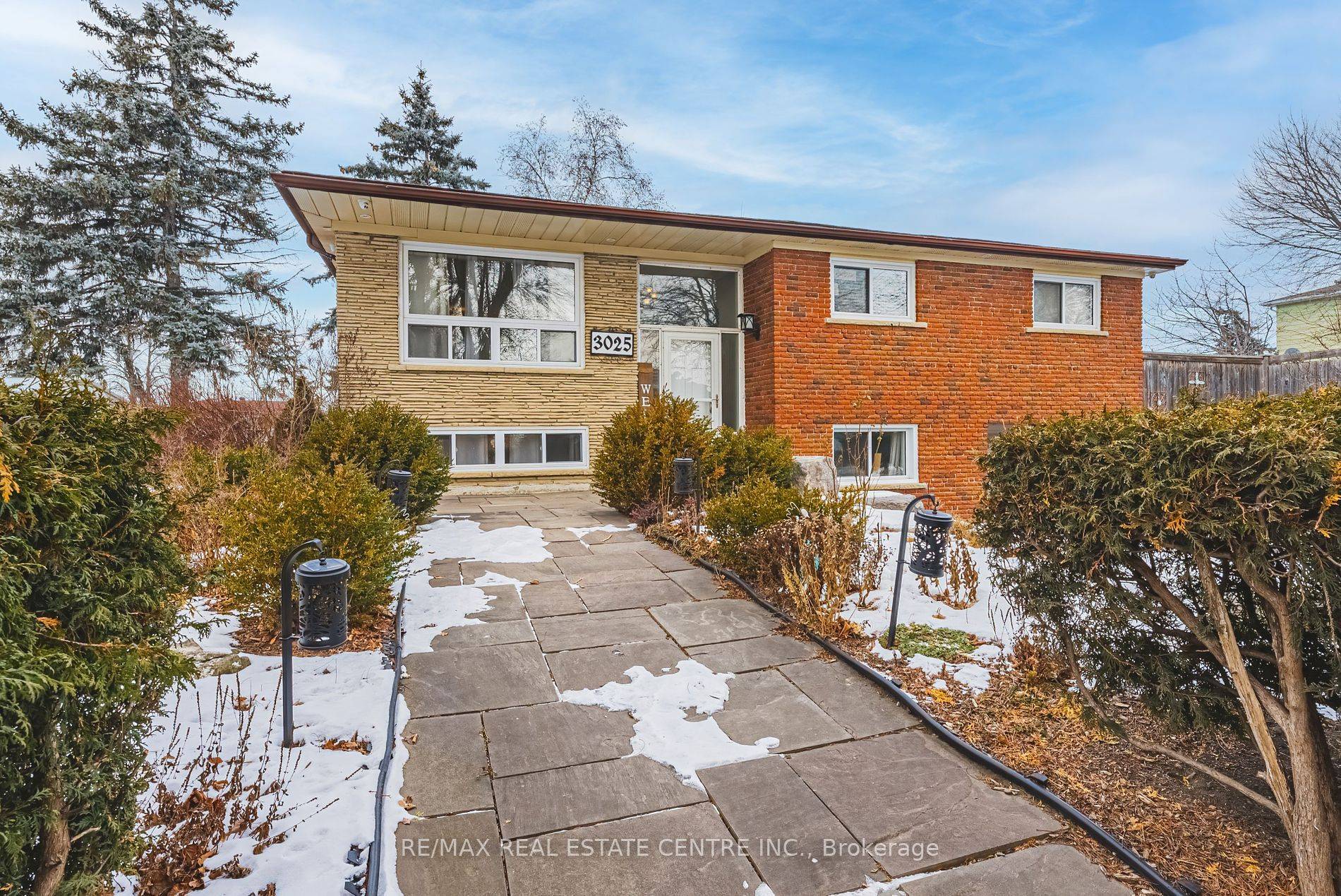 Mississauga, ON L4T 1Z6,3025 Ballad DR