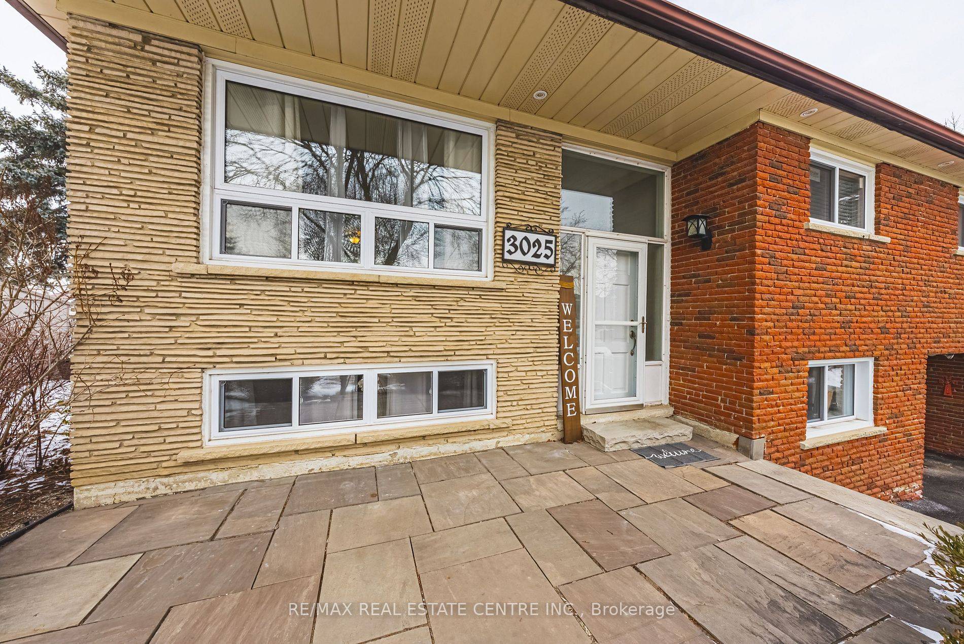 Mississauga, ON L4T 1Z6,3025 Ballad DR