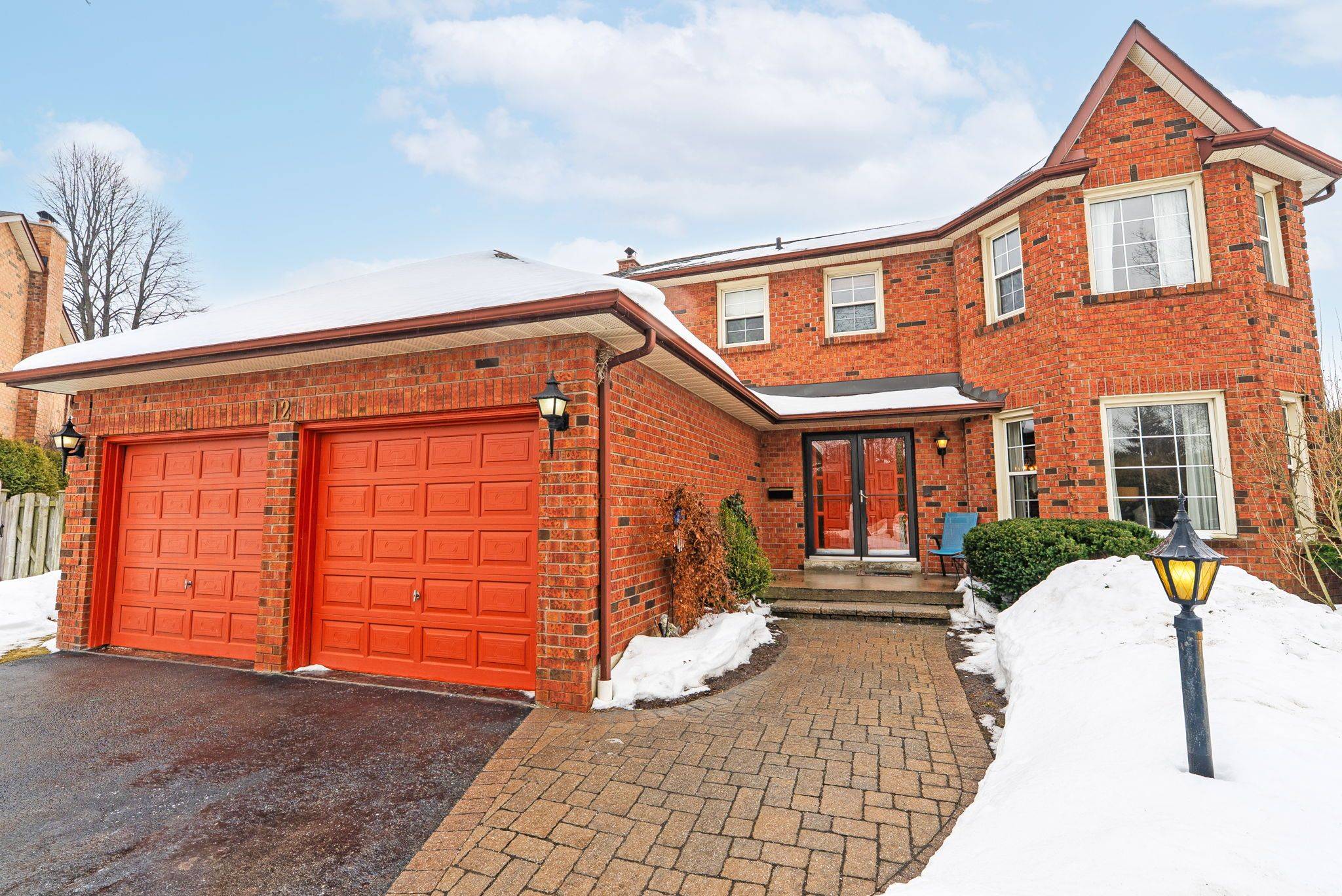 Whitby, ON L1N 7A4,12 Marquis CT