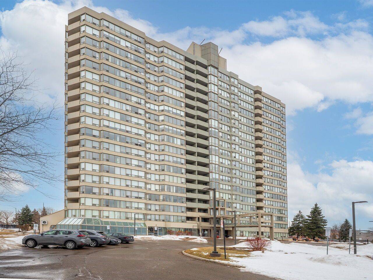 Mississauga, ON L5R 3G8,700 Constellation DR #705