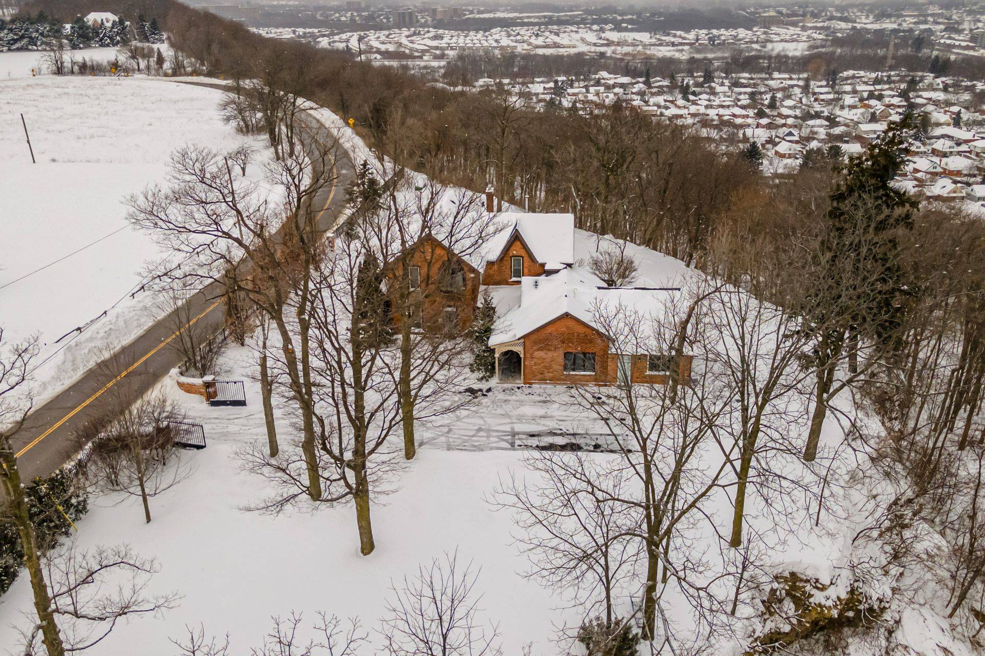 Hamilton, ON L6J 2W1,131 Ridge RD