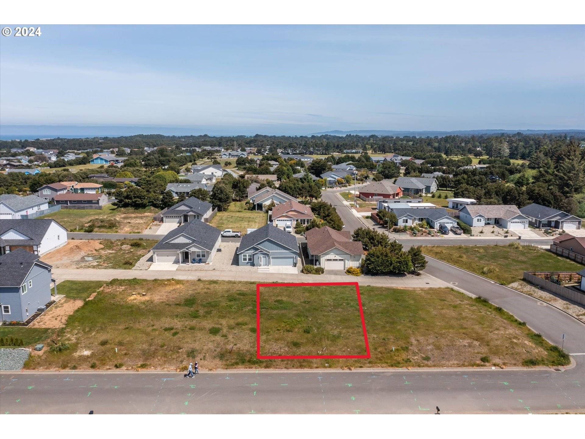 Bandon, OR 97411,728 SEACREST DR