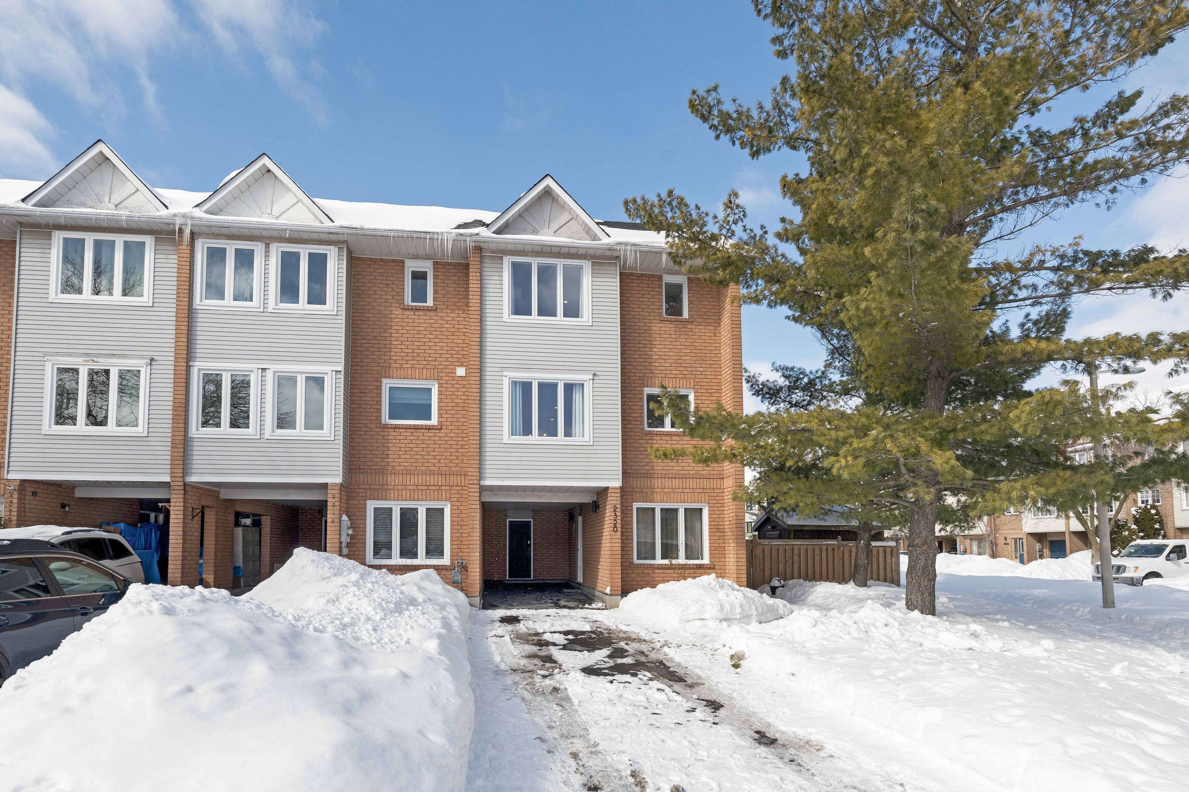 Oakville, ON L6H 6C2,2320 Strawfield CT