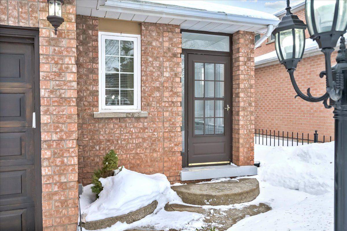 Oakville, ON L6H 5X3,560 Marlatt DR