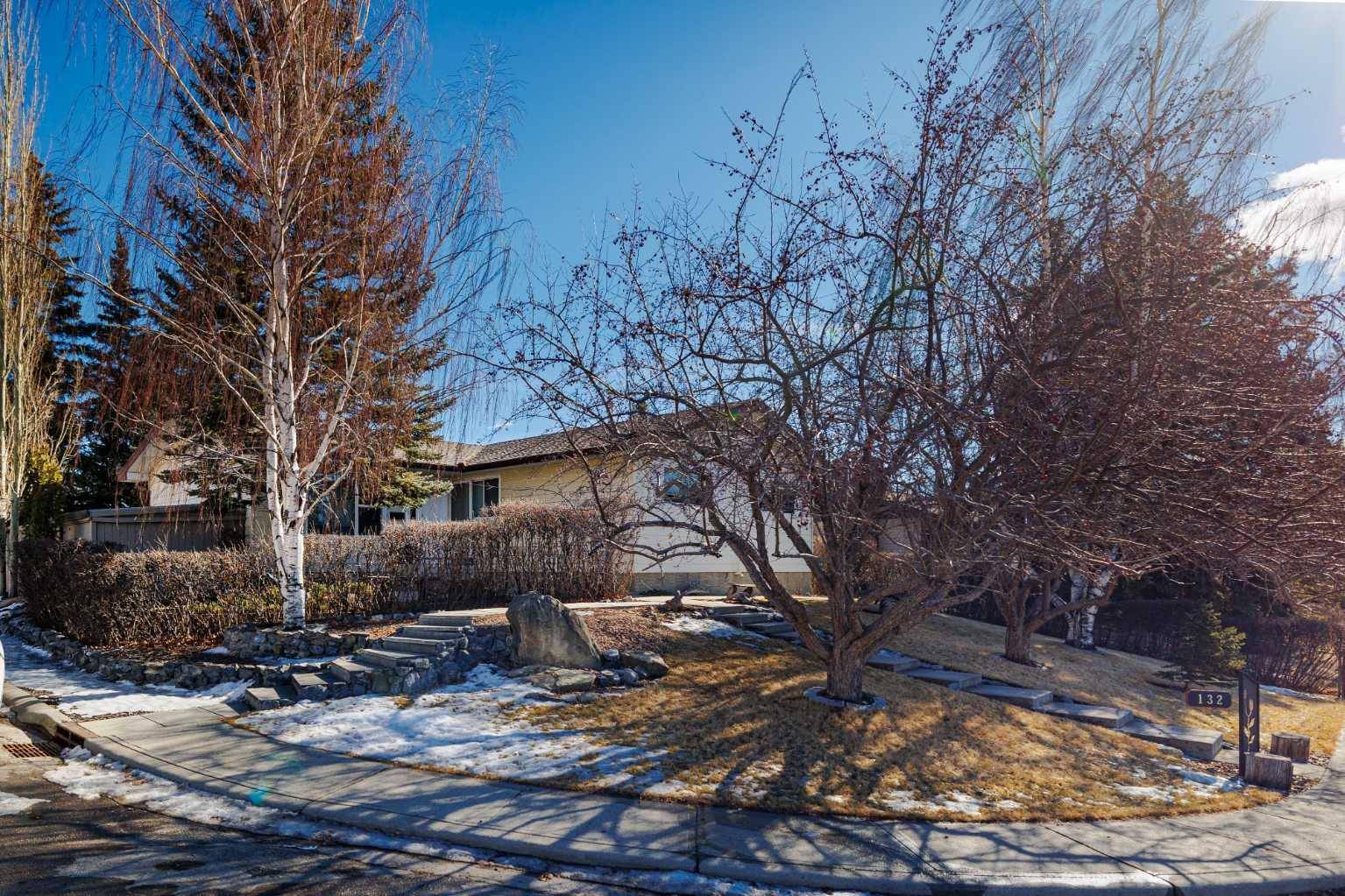 Calgary, AB T3B 4A9,132 Silver Valley Rise NW