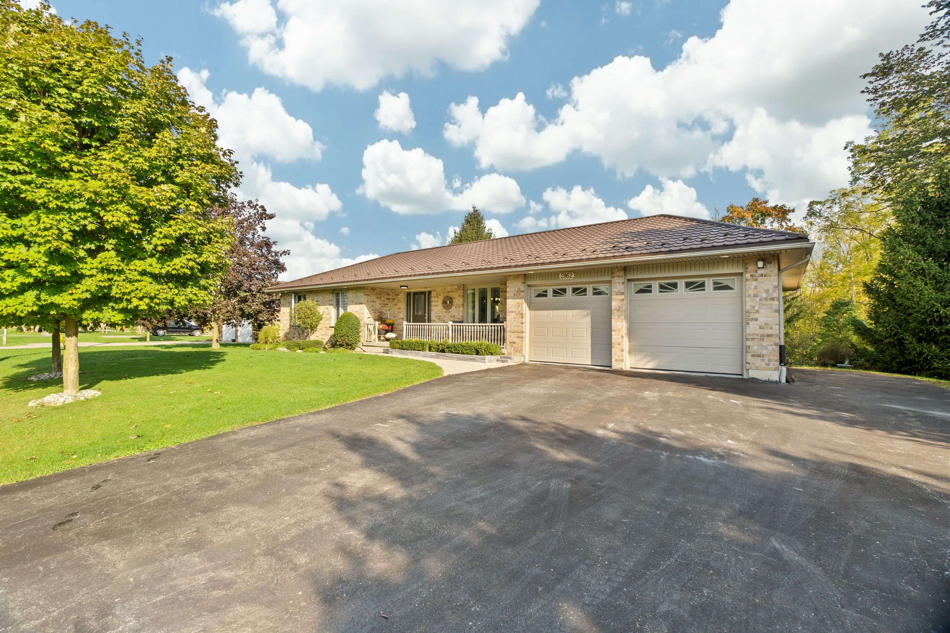 North Middlesex, ON N0M 2K0,2162 Parkhill DR