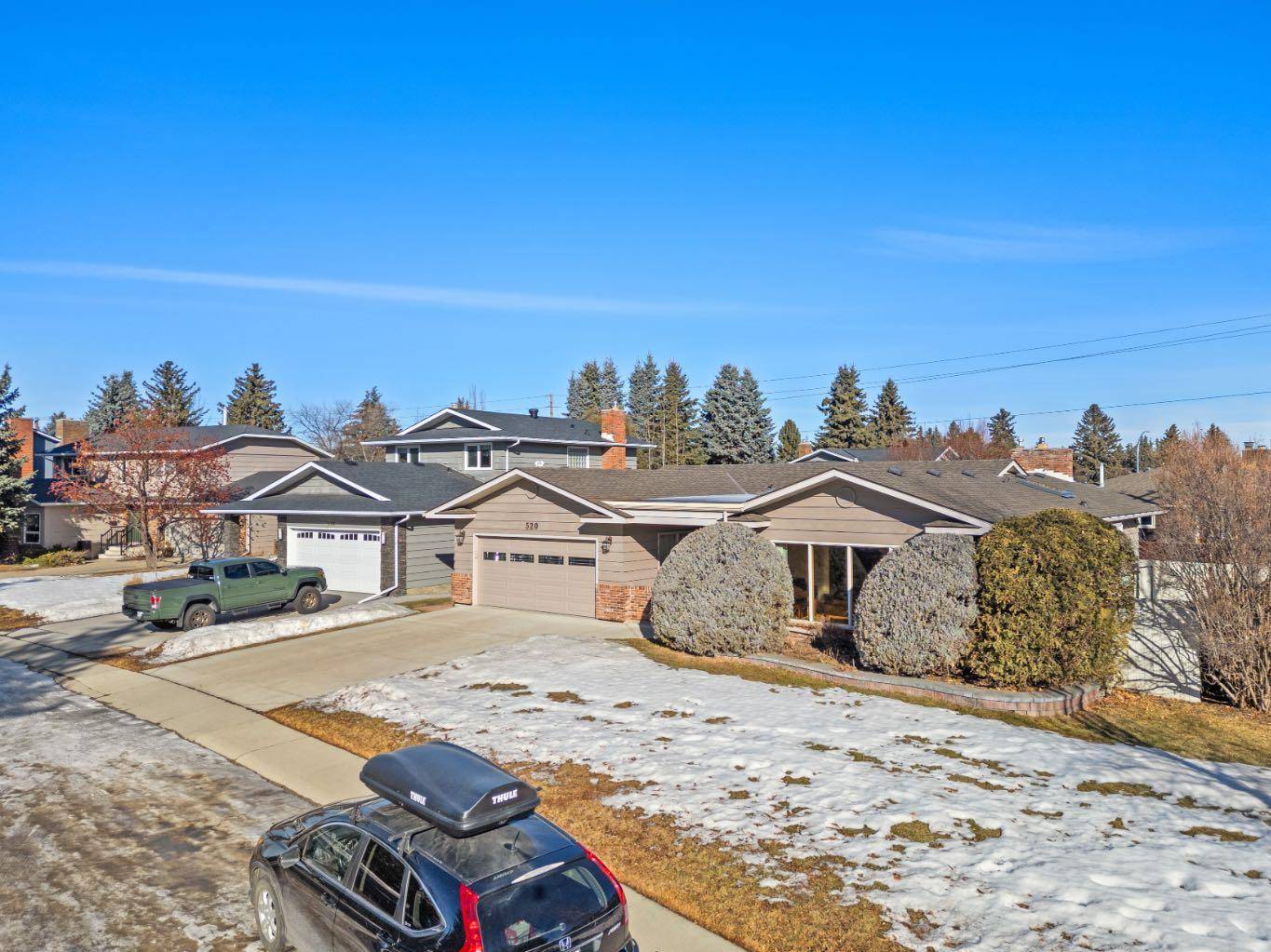 Calgary, AB T2J 4B1,520 129 AVE SE