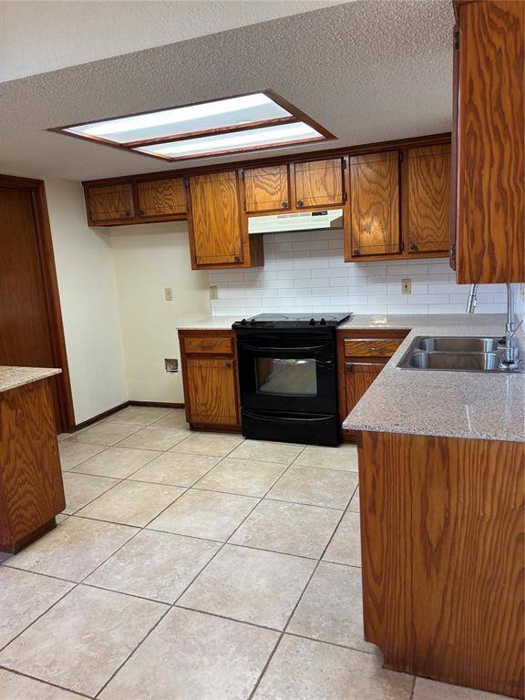 Edmond, OK 73012,16924 Sunny Hollow Road