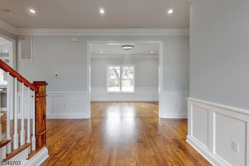 Cliffside Park Boro, NJ 07010,30 Cortland Pl
