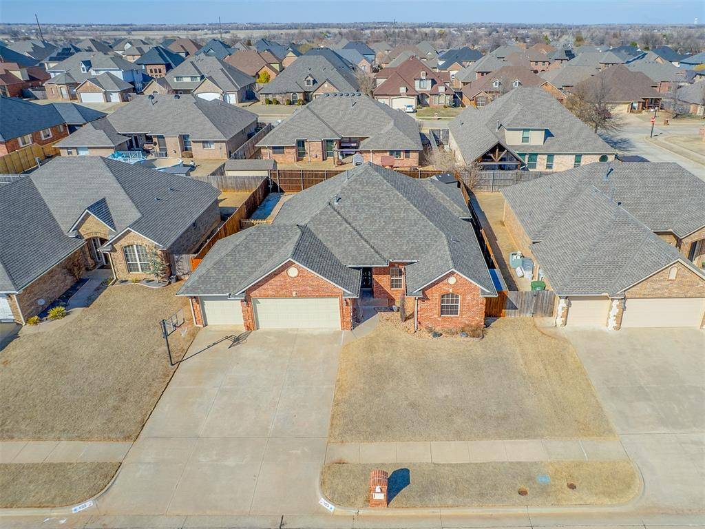 Yukon, OK 73099,925 Tea Rose Drive