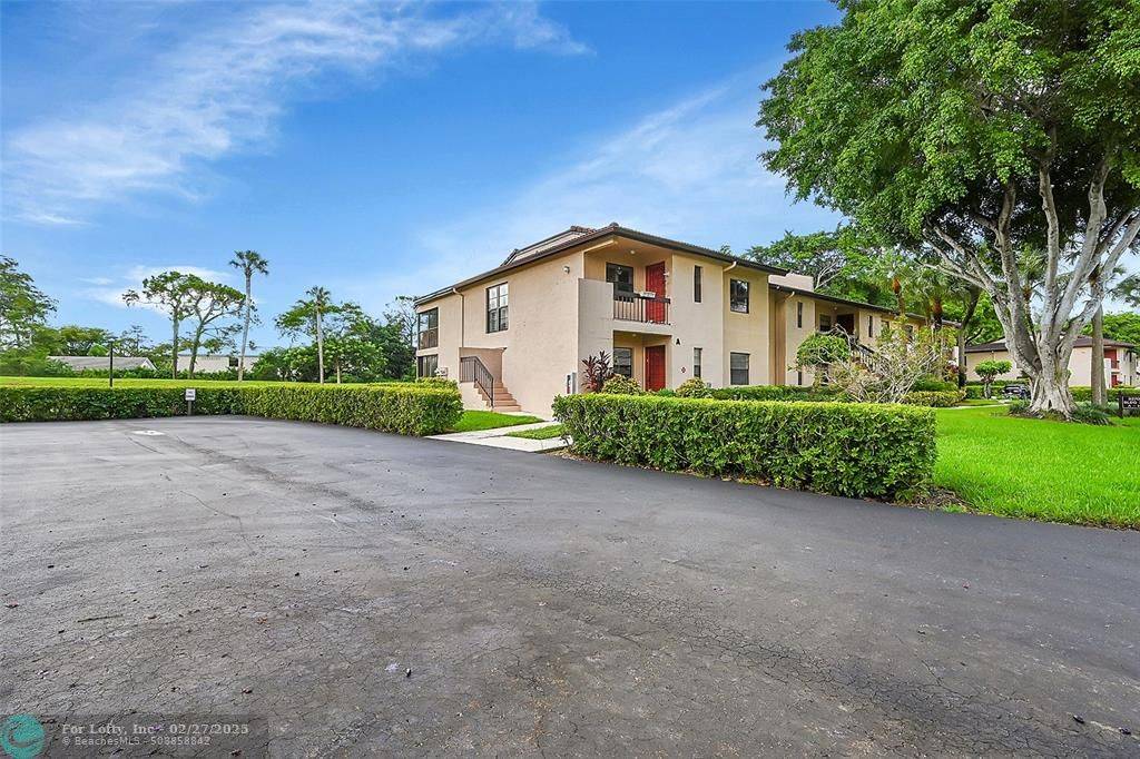 Boca Raton, FL 33428,9270 Vista Del Lago Drive  #27D