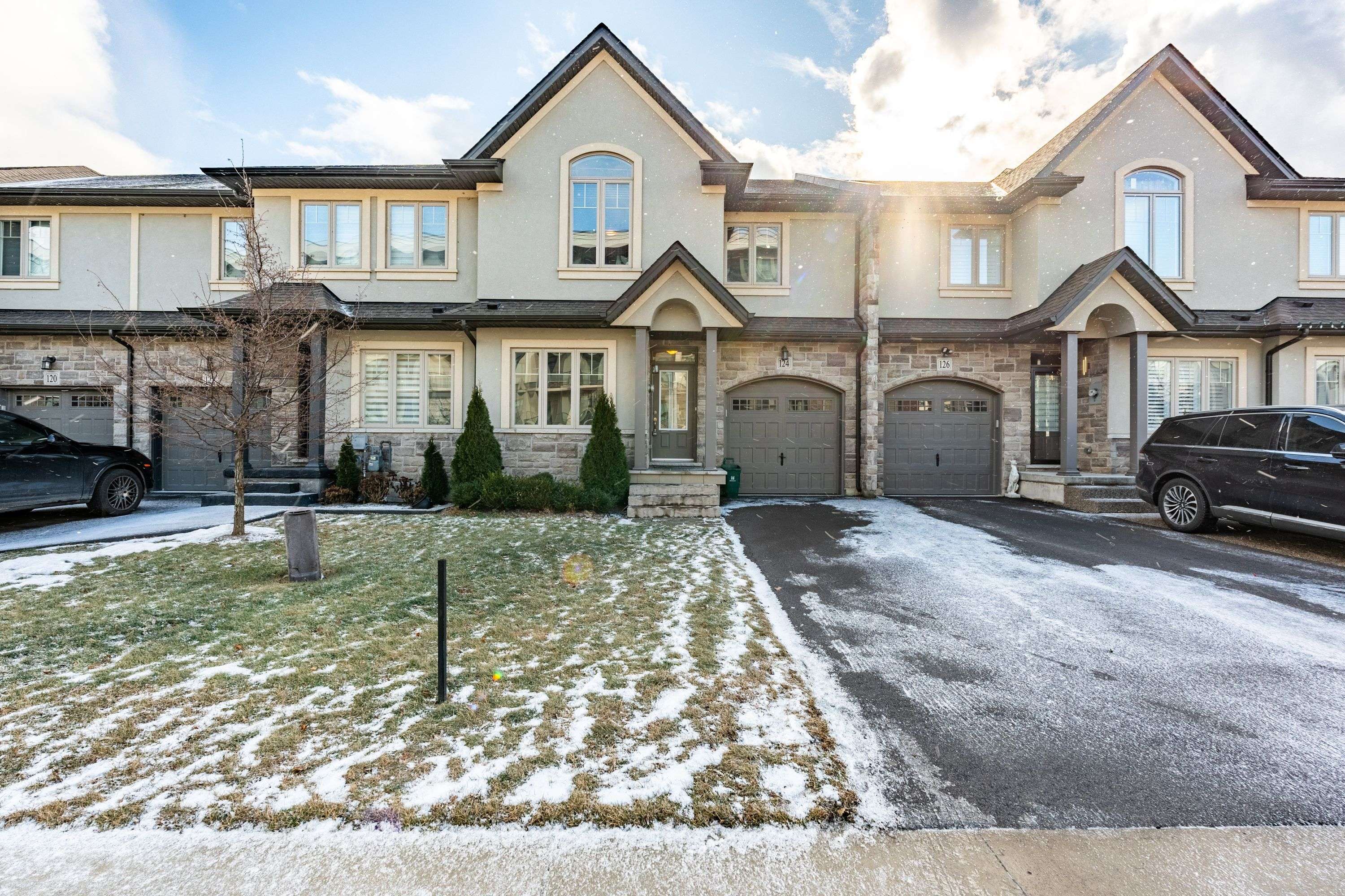 Hamilton, ON L8E 0J4,124 Shoreview PL