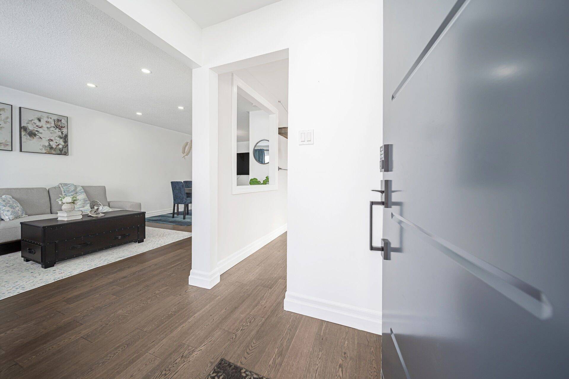 Burlington, ON L7P 2V2,2446 Martin CT