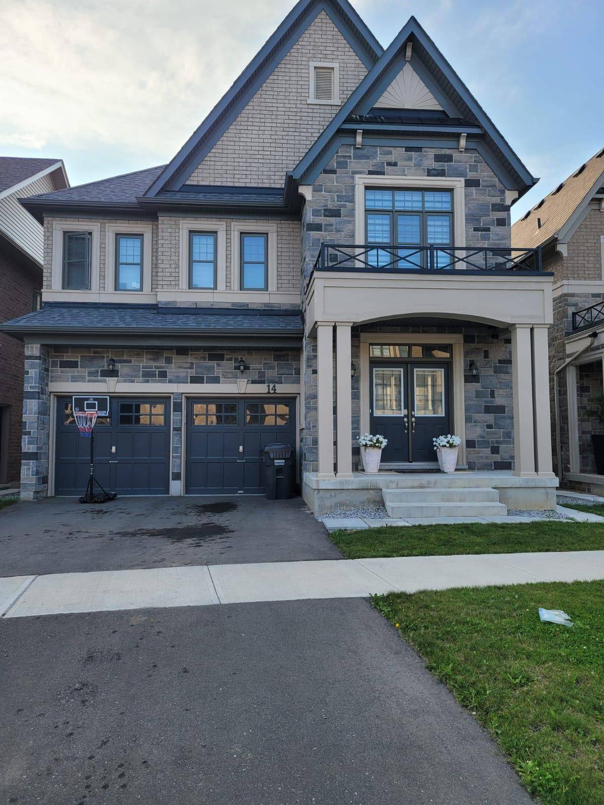 Brampton, ON L7A 4Y6,14 Wainwright DR