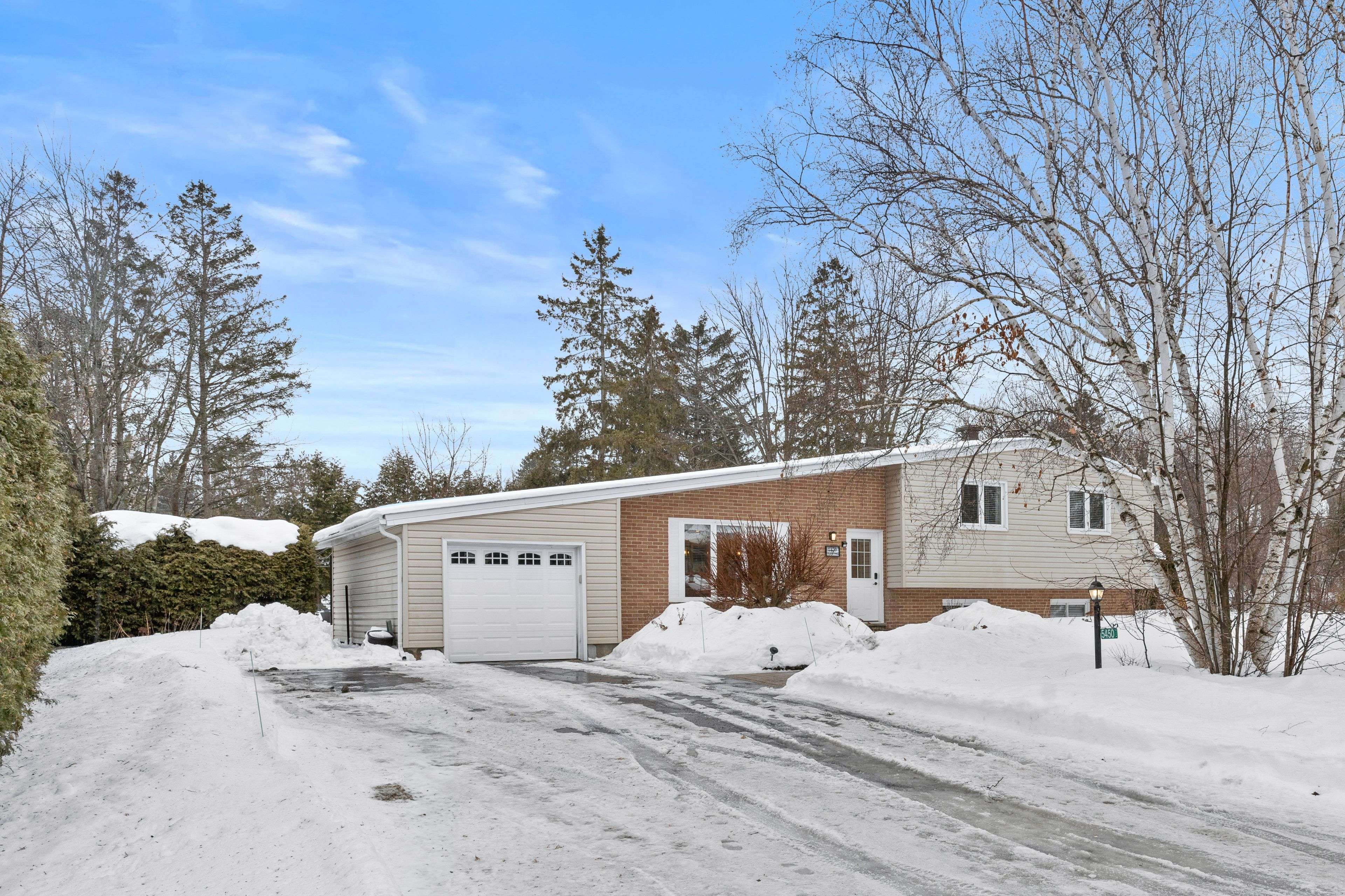 Manotick - Kars - Rideau Twp And Area, ON K4M 1G9,5450 Riverside CRES