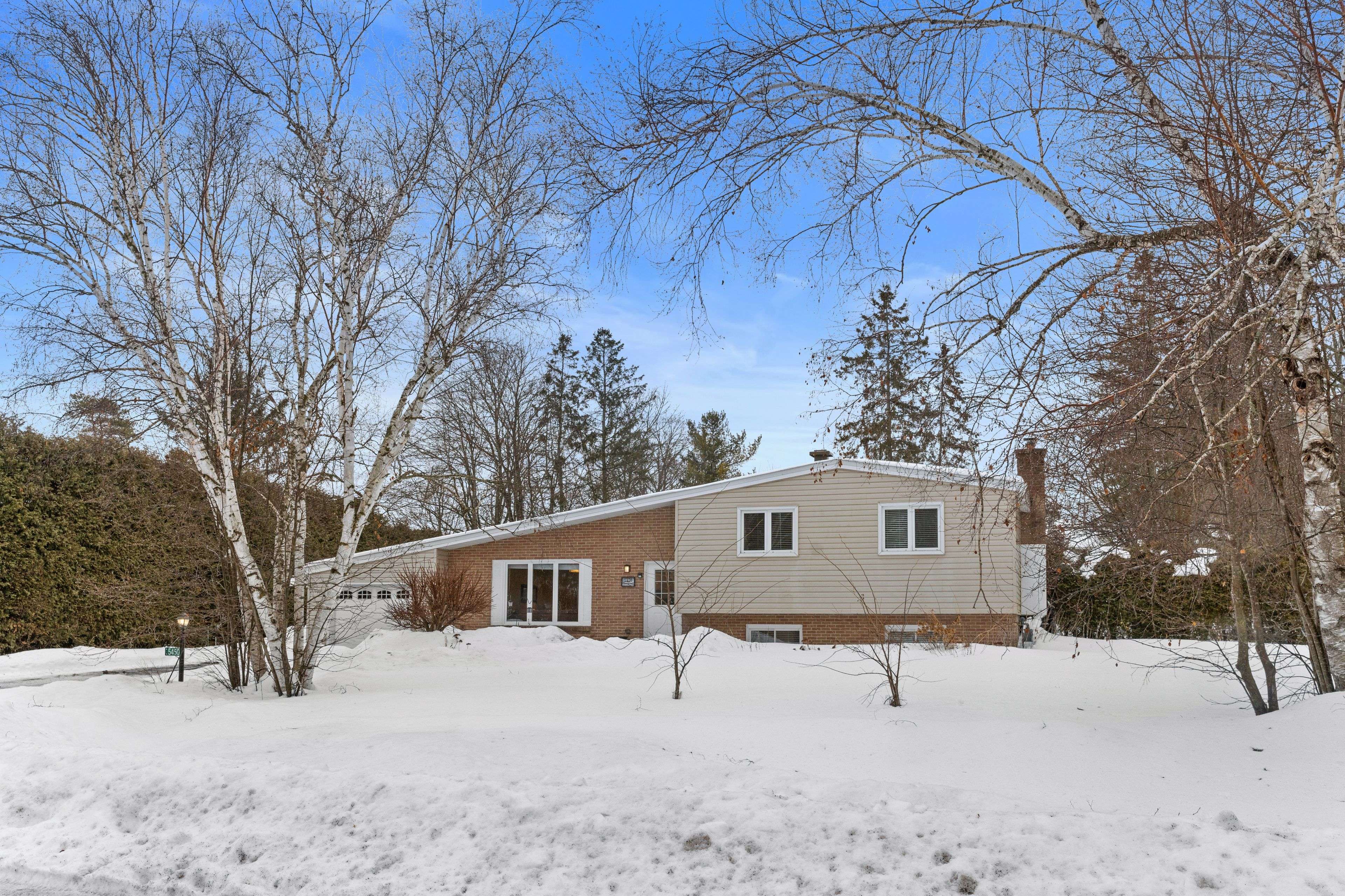 Manotick - Kars - Rideau Twp And Area, ON K4M 1G9,5450 Riverside CRES