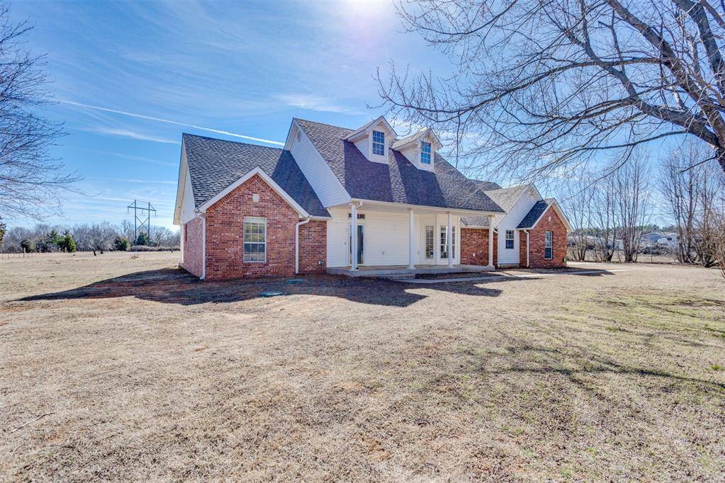 Harrah, OK 73045,21434 SE 15th Street