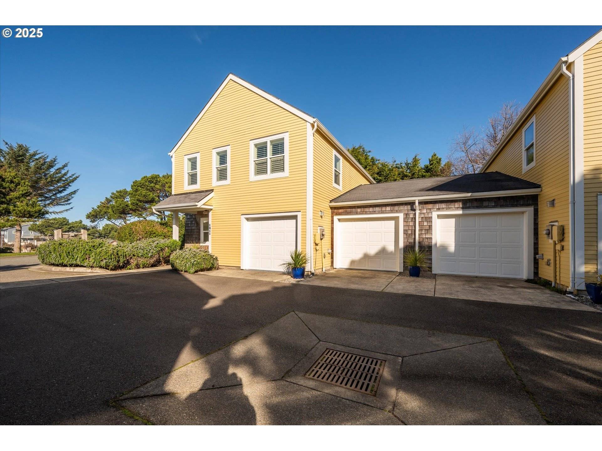 Bandon, OR 97411,1411 ALDER CT