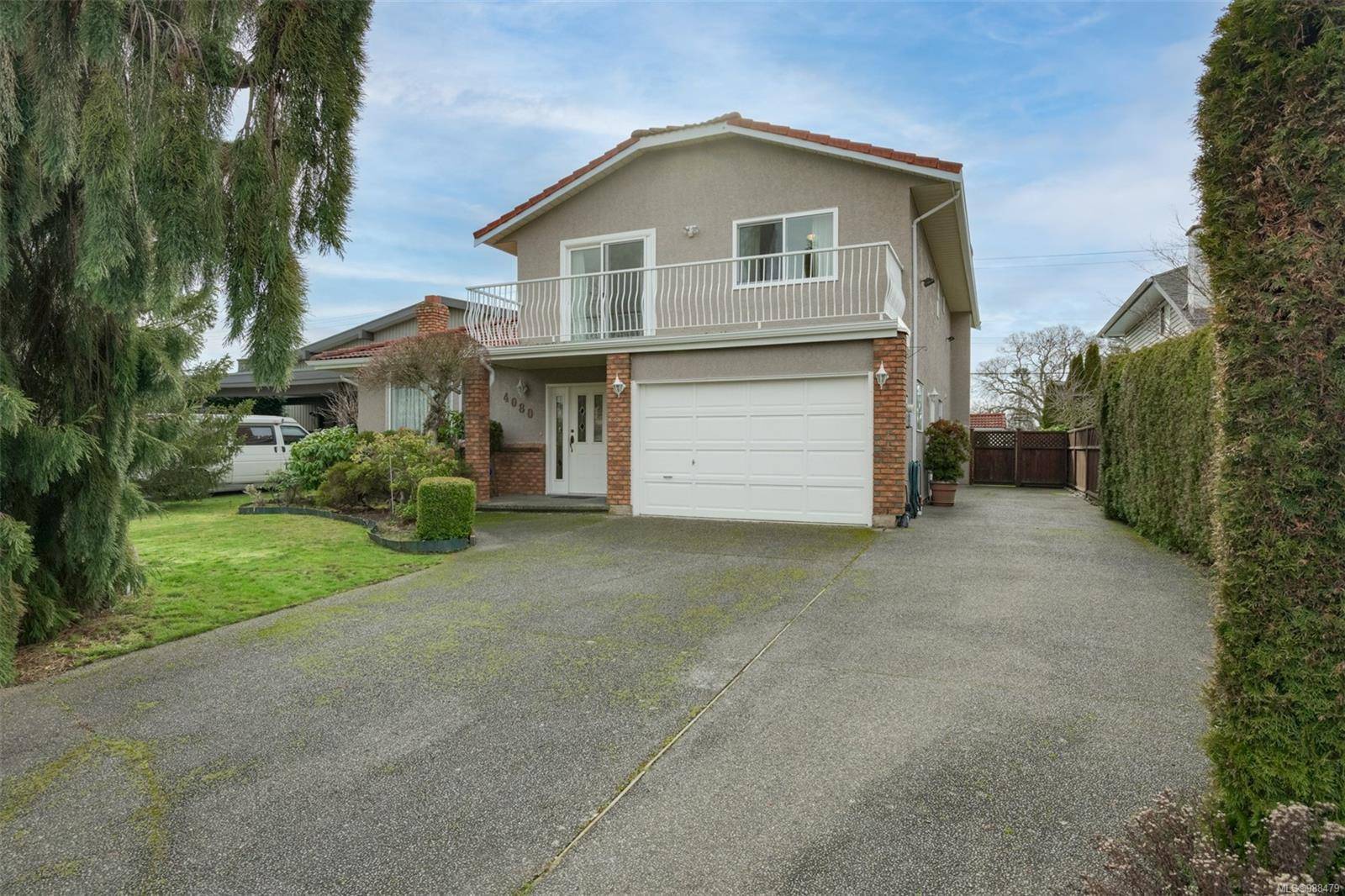 Saanich, BC V8N 6H7,4080 Larchwood Dr