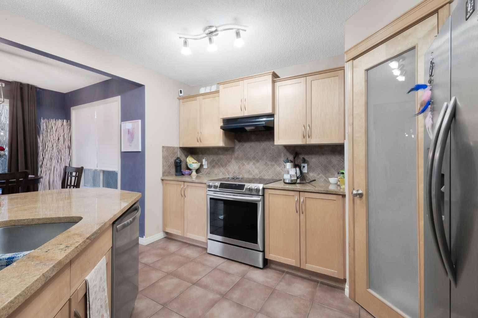 Calgary, AB T3R 1K8,33 Kincora LNDG NW