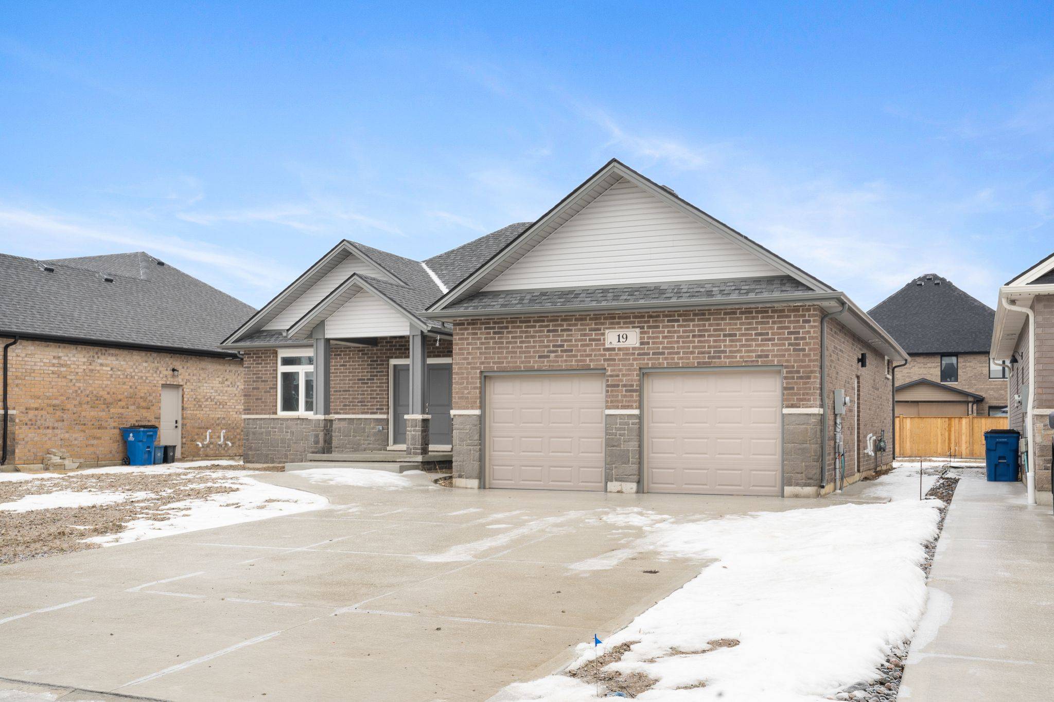 Chatham-kent, ON N7M 6G2,19 Tracy DR