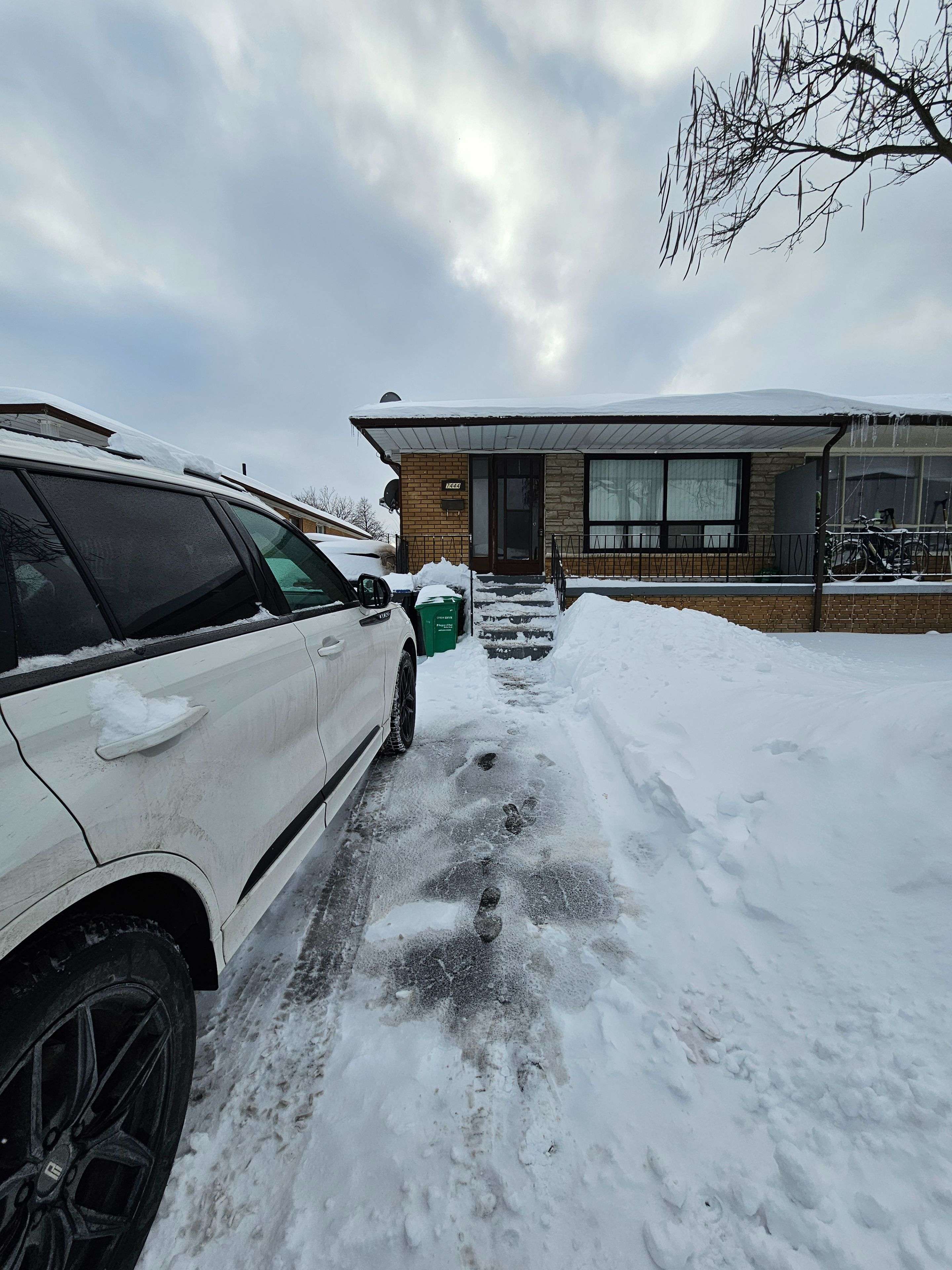 Mississauga, ON L4T 2T3,7444 Catapla RD #UPPER