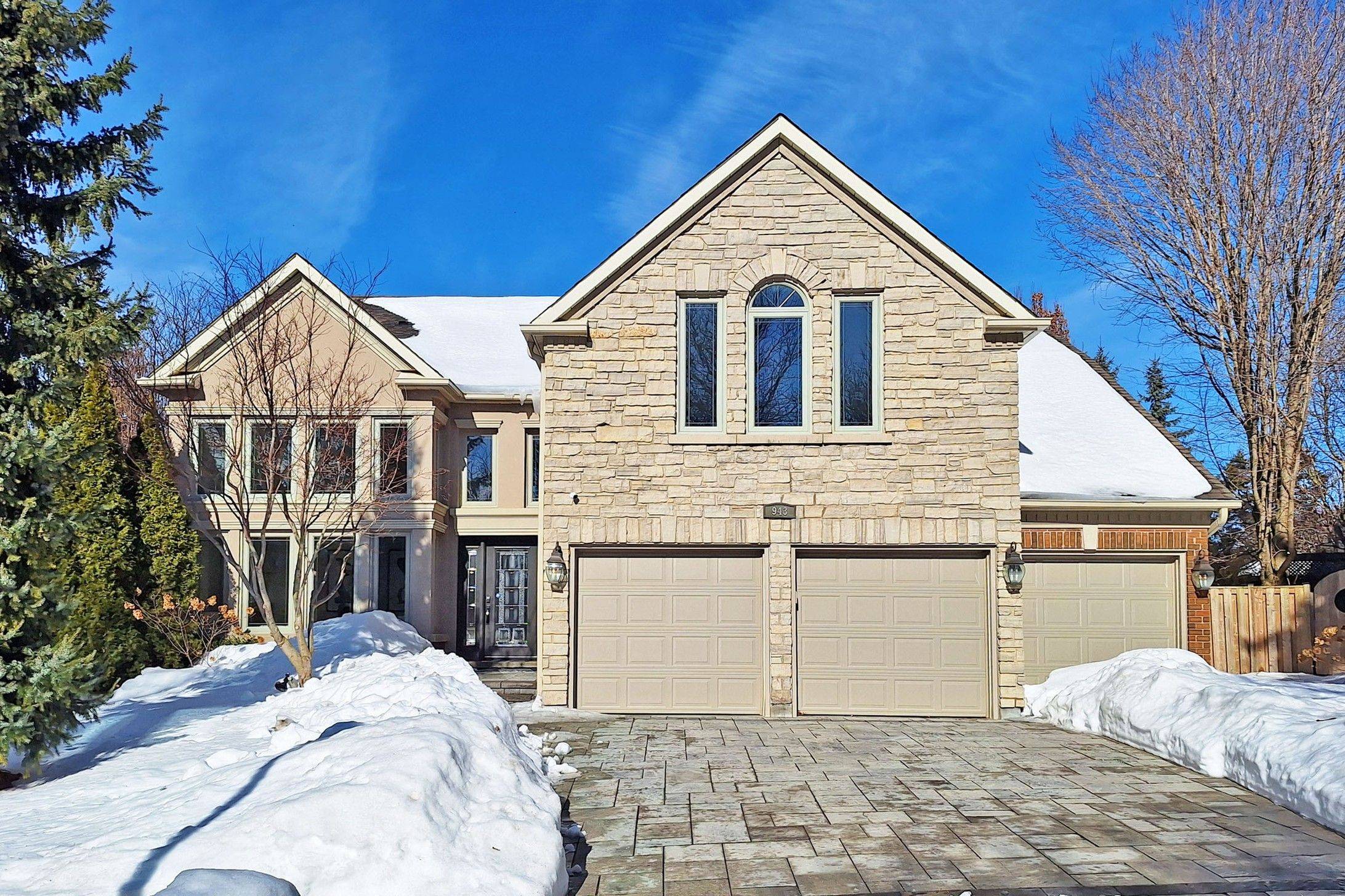 Newmarket, ON L3X 1L8,943 Portminster CT