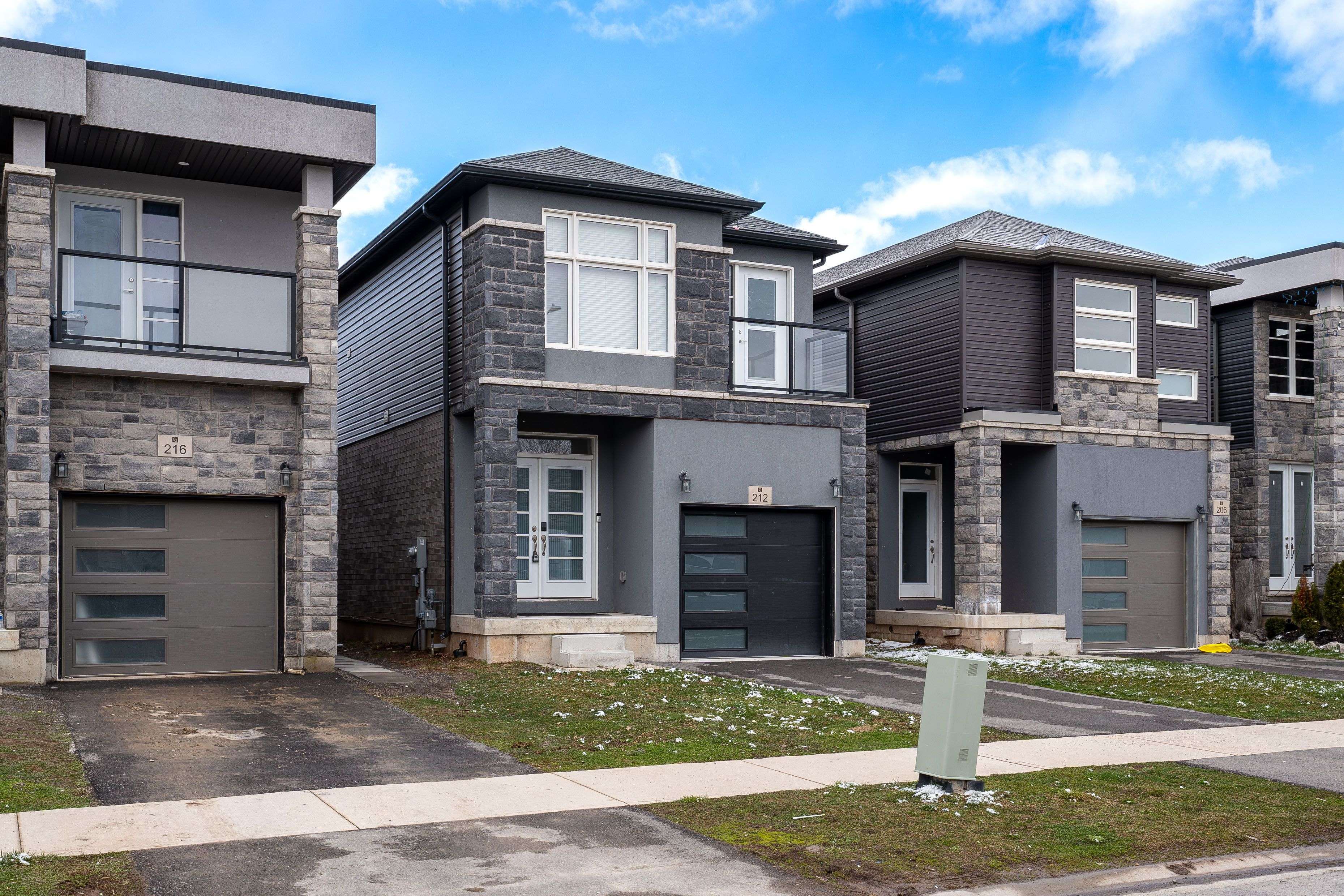Welland, ON L3B 0H8,212 Louise ST