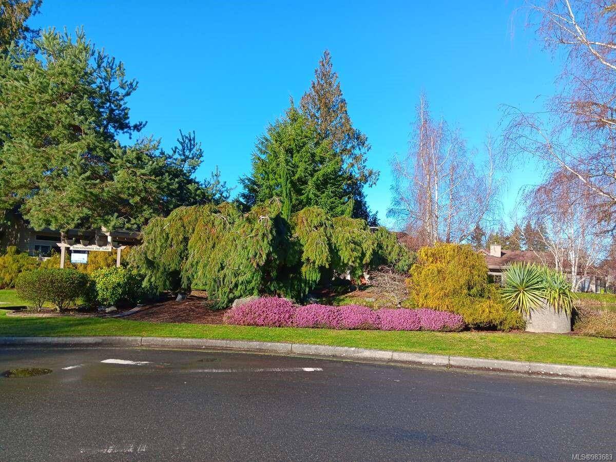 Parksville, BC V9P 2P8,828 Lakes Blvd