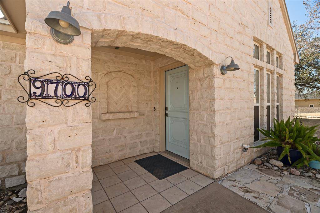 Granbury, TX 76049,9700 Ravenswood Road