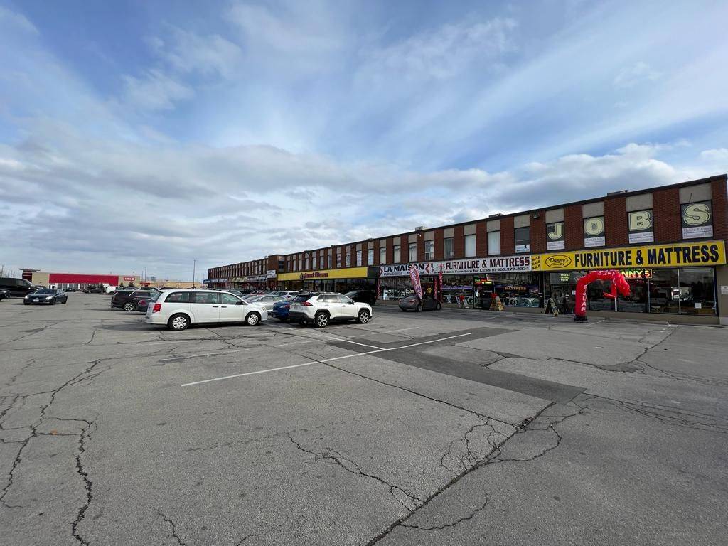 Mississauga, ON L4X 1L4,1454 Dundas ST E #121