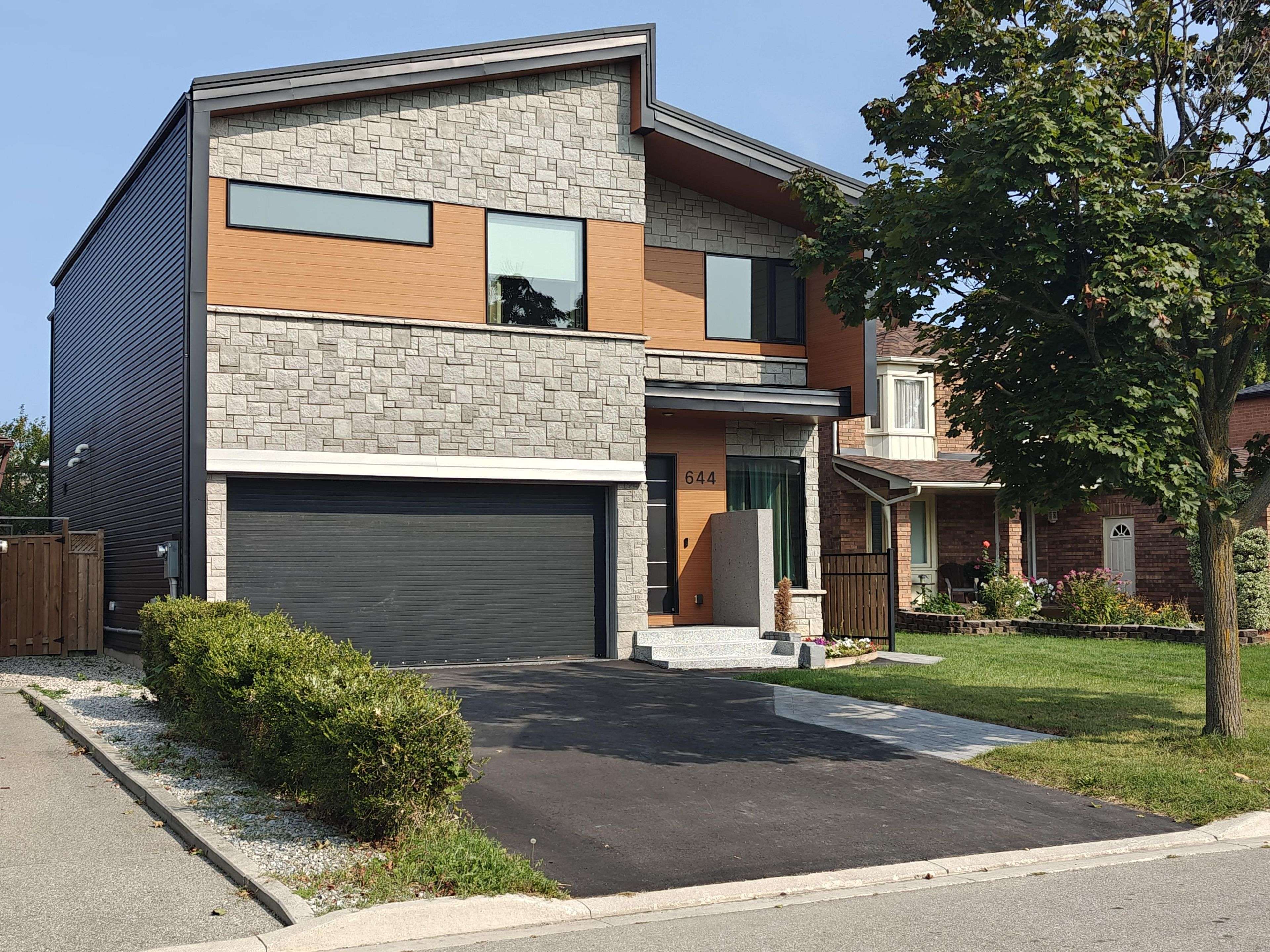 Mississauga, ON L5R 3C5,644 Roselaire TRL