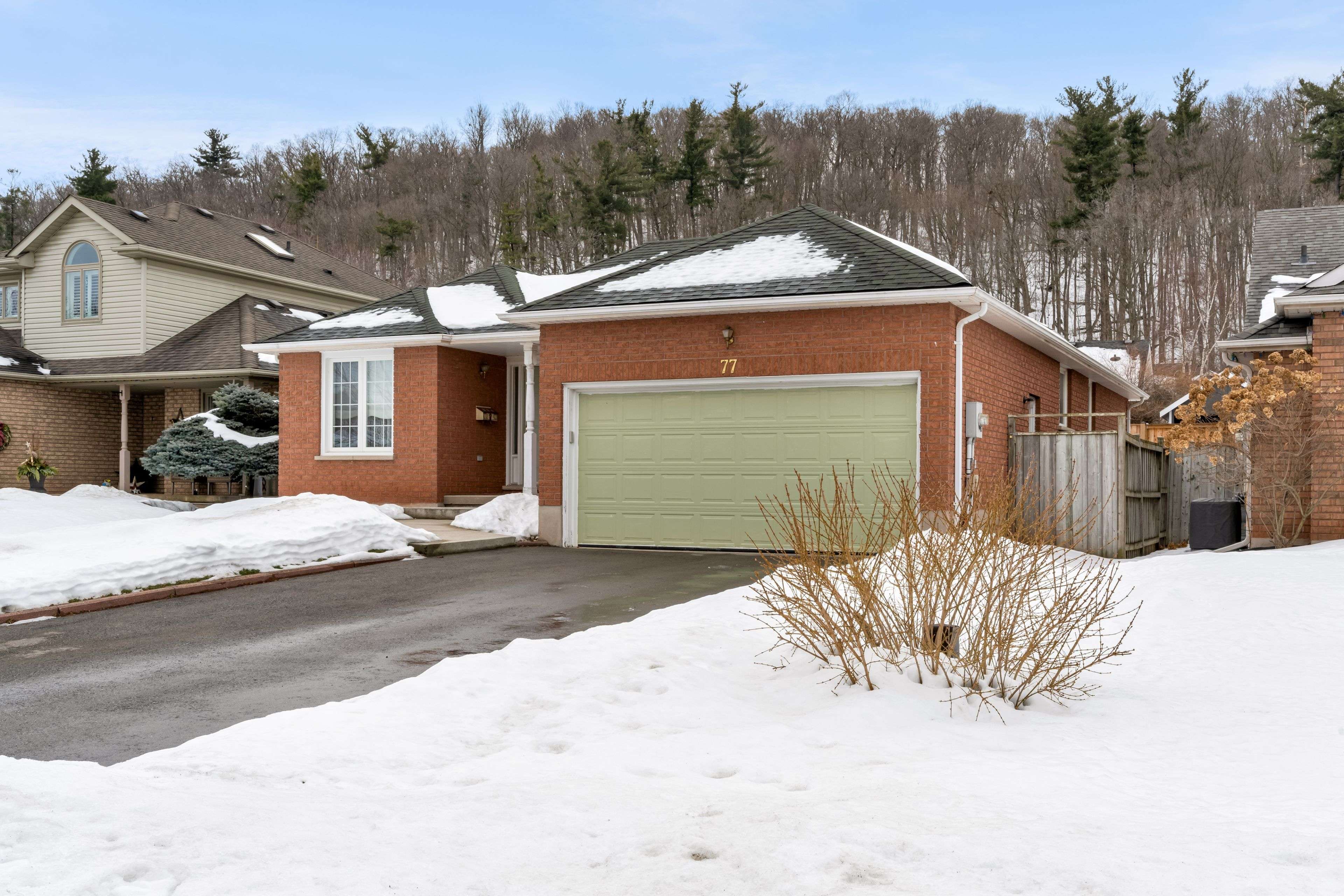 Grimsby, ON L3M 5H4,77 Colonial CRES