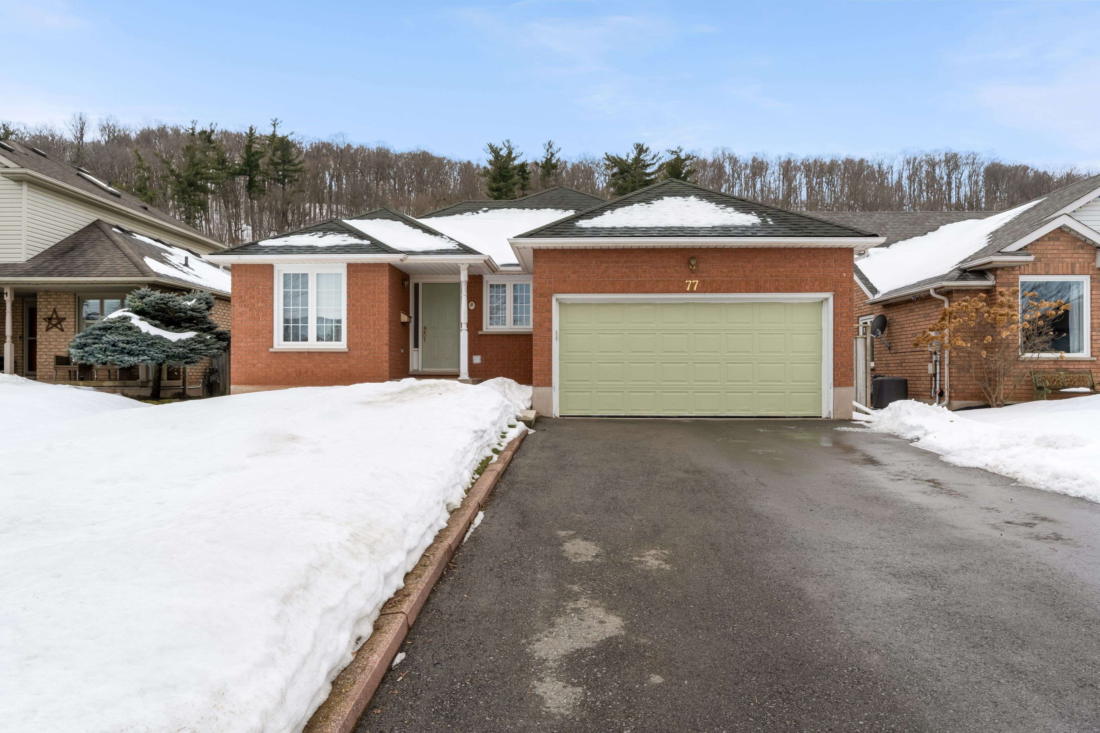 Grimsby, ON L3M 5H4,77 Colonial CRES