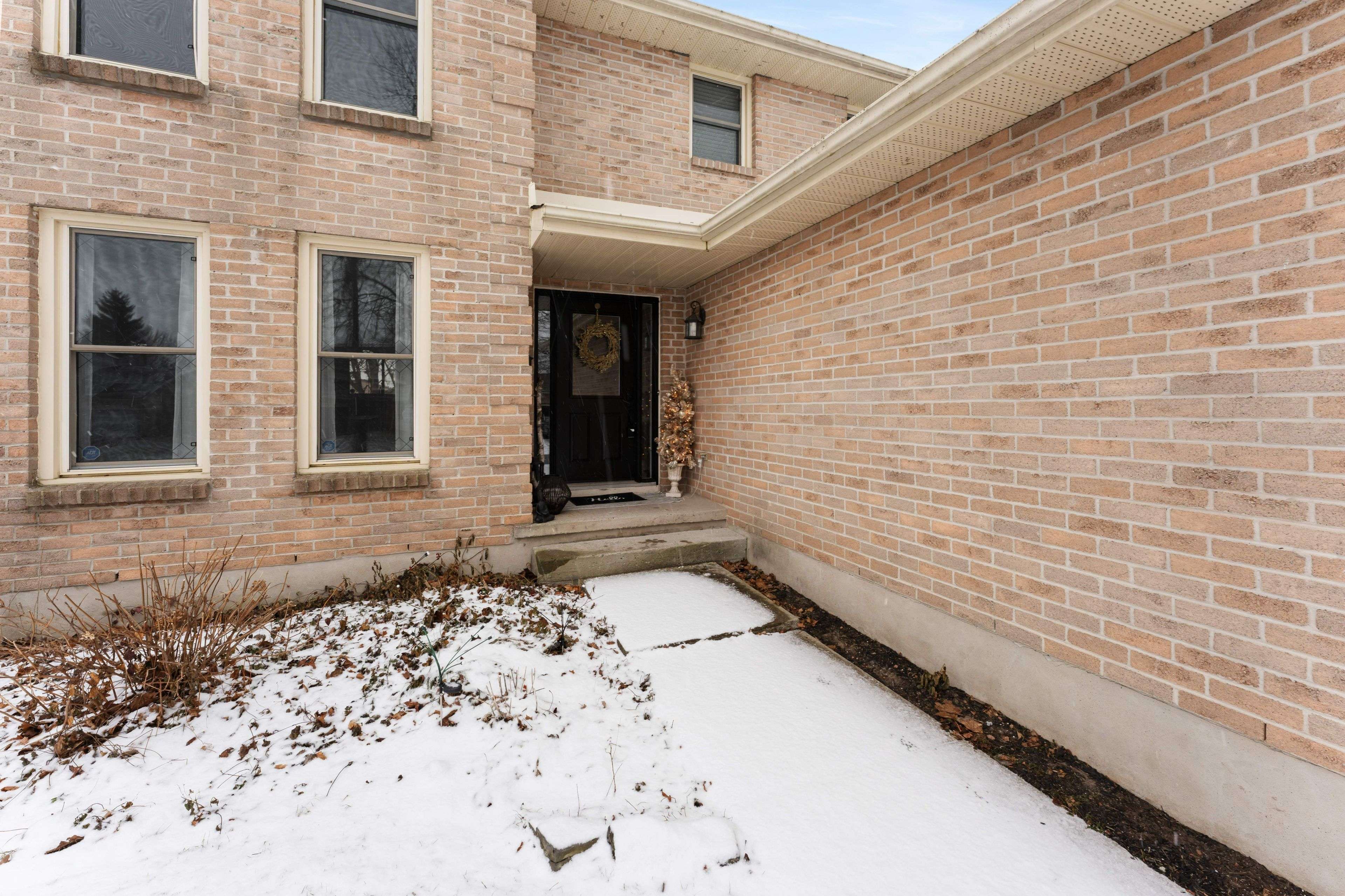 Kingston, ON K7P 2B5,941 AMBLESIDE CRES