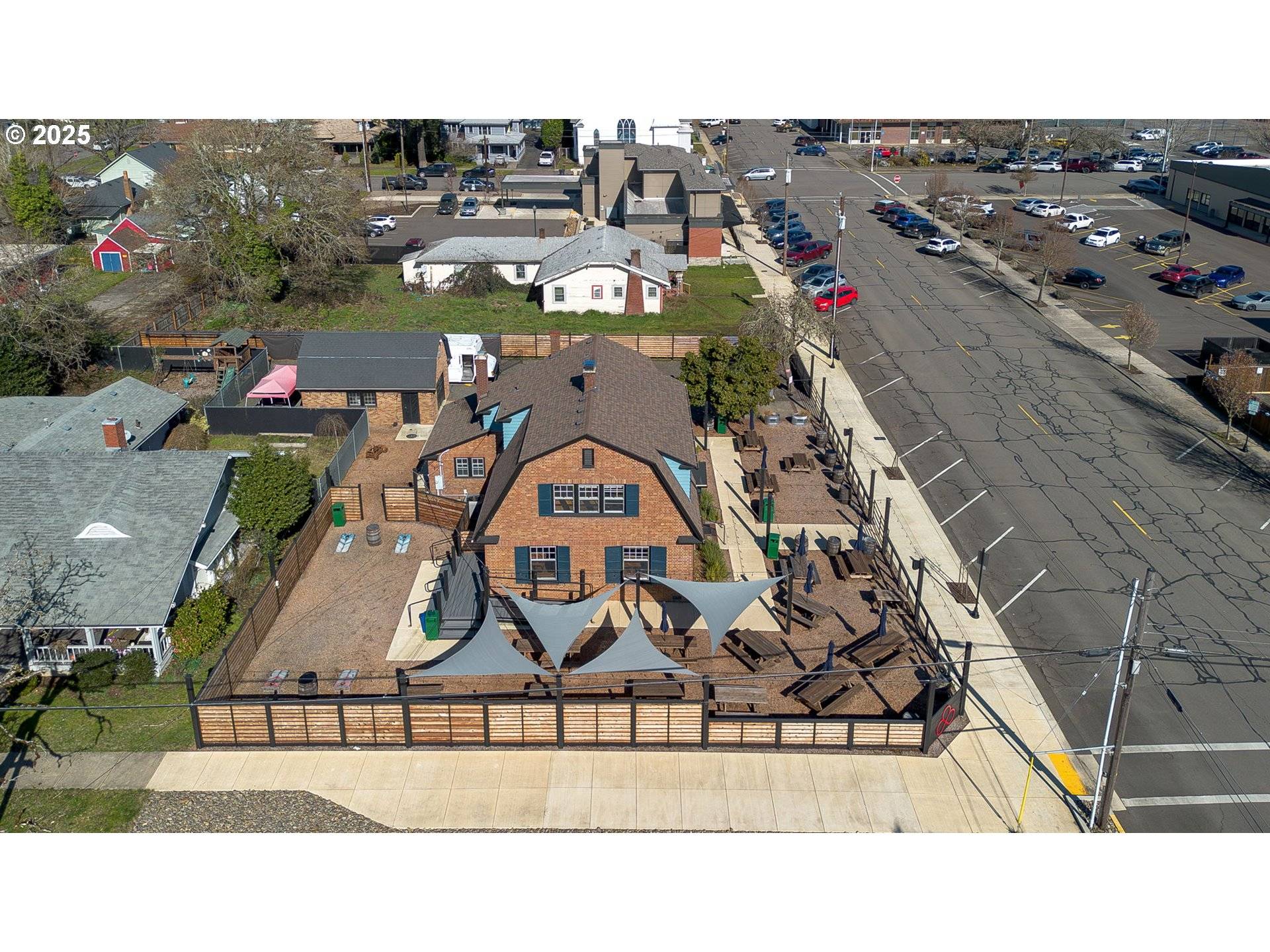 Dallas, OR 97338,883 SW CHURCH ST